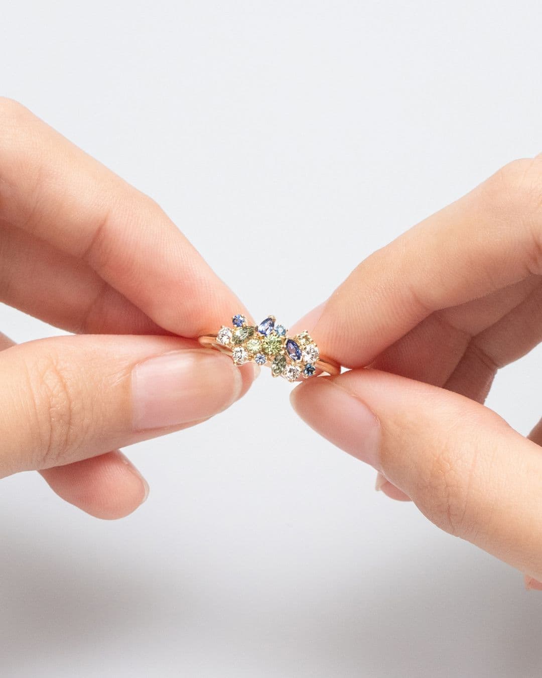 bague anniversaire saphirs multicolores