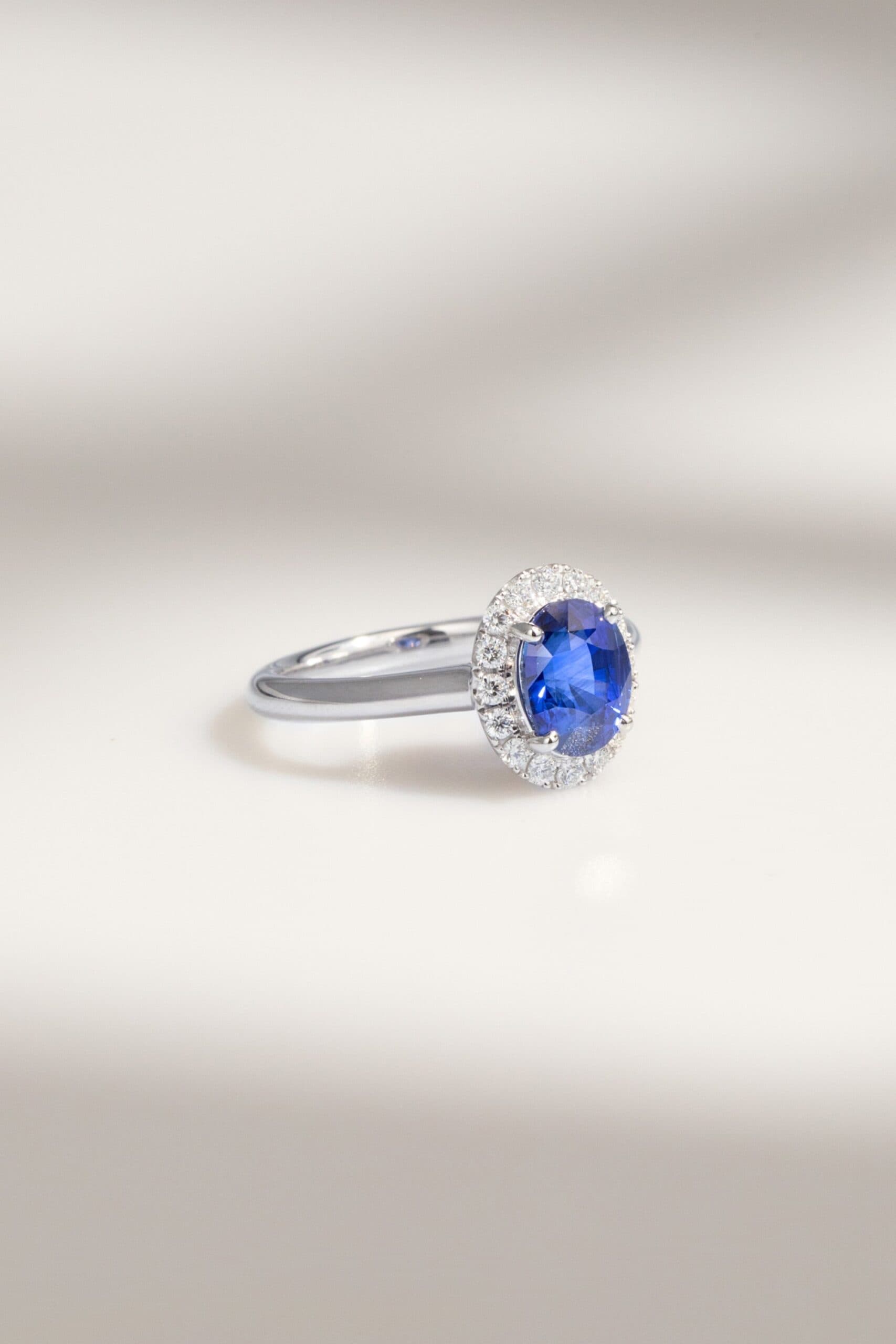 Bague d’anniversaire de mariage avec Saphir Bleu