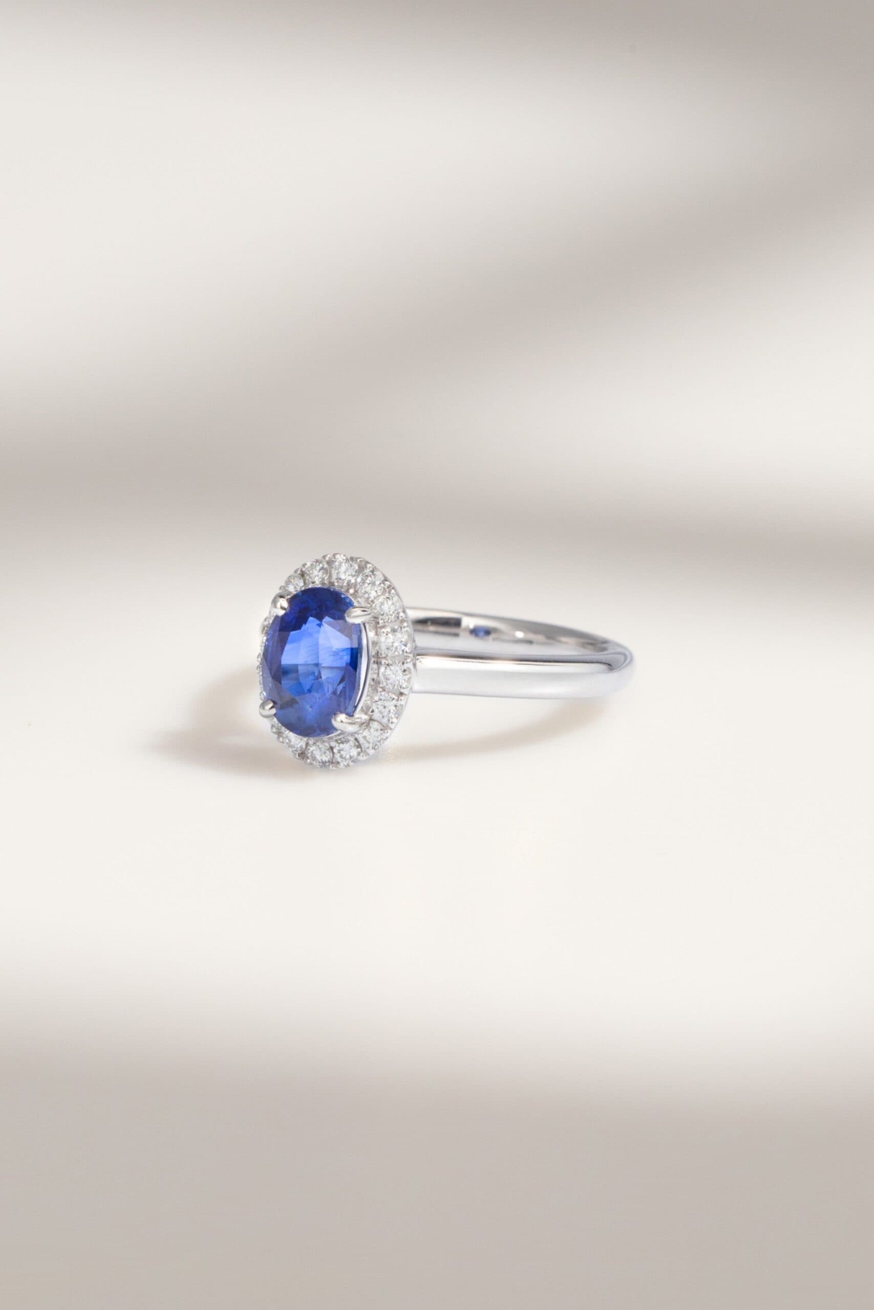 Bague d’anniversaire de mariage avec Saphir Bleu
