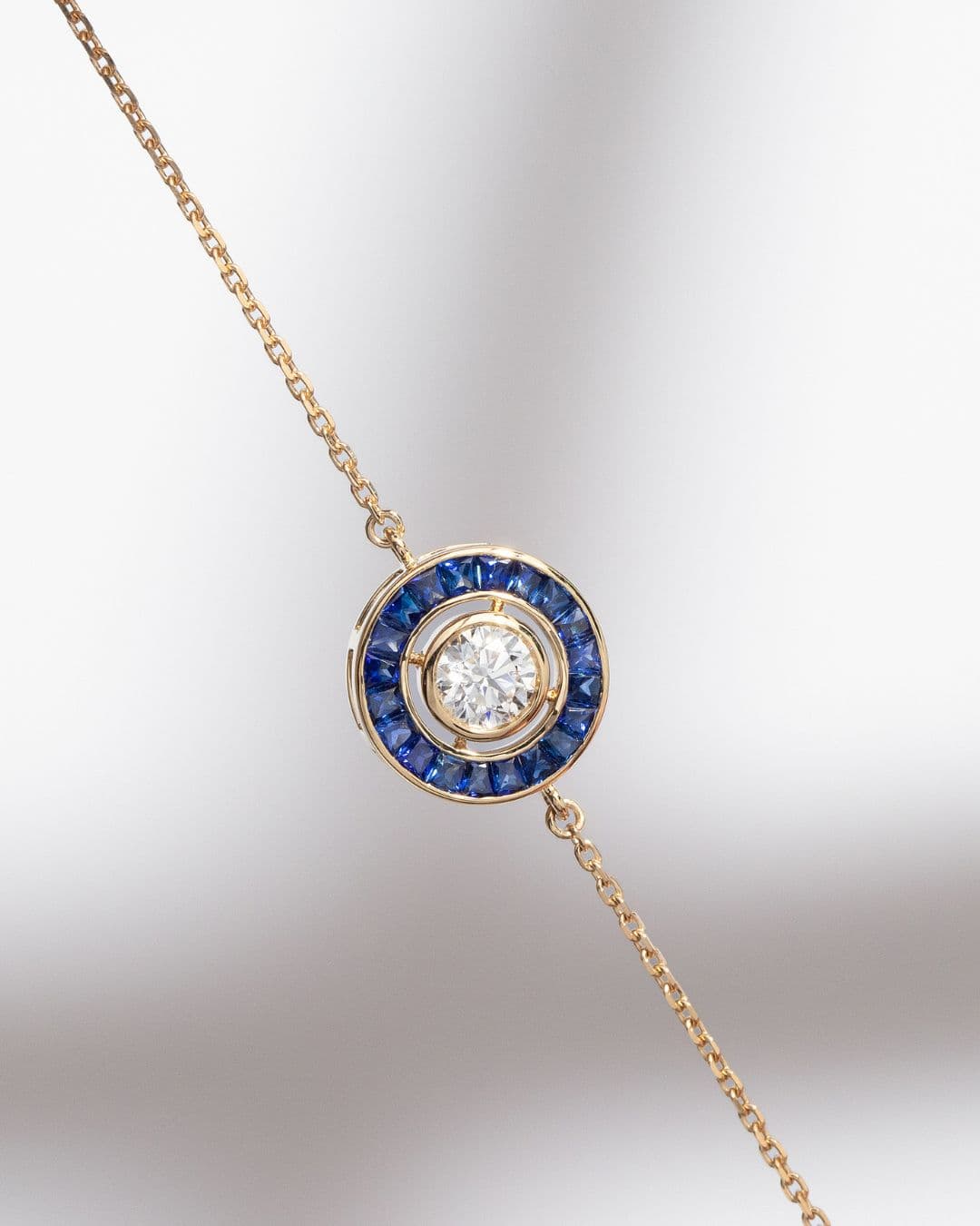 bracelet diamant et saphirs bleus