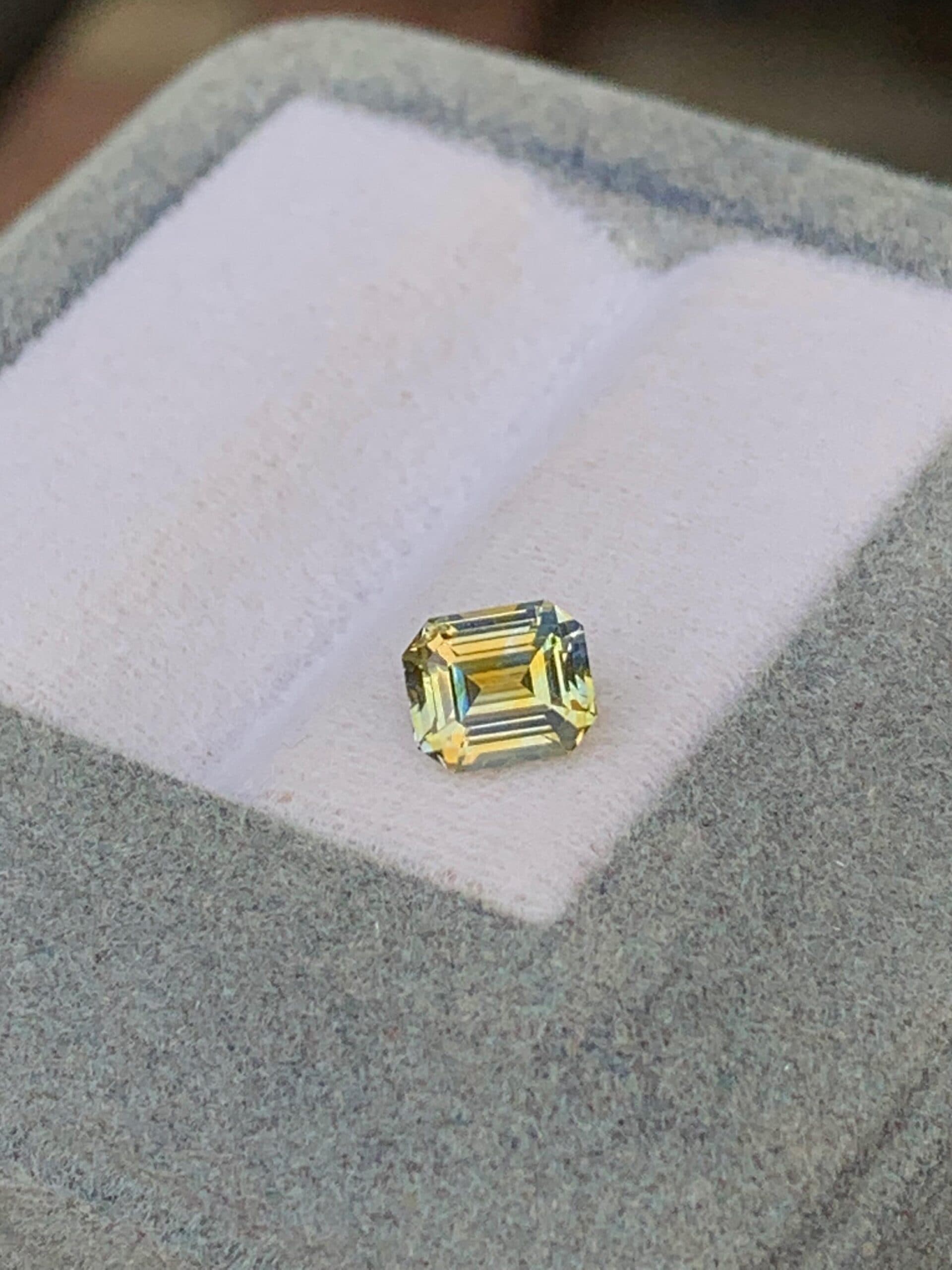 Bi-Color Sapphire Rectangle 1.18ct