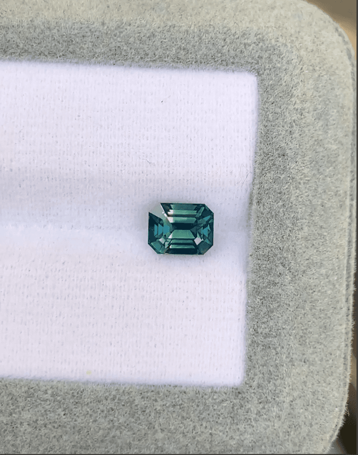 Bicolor-Saphir Rechteck 1,53 ct — Madagaskar