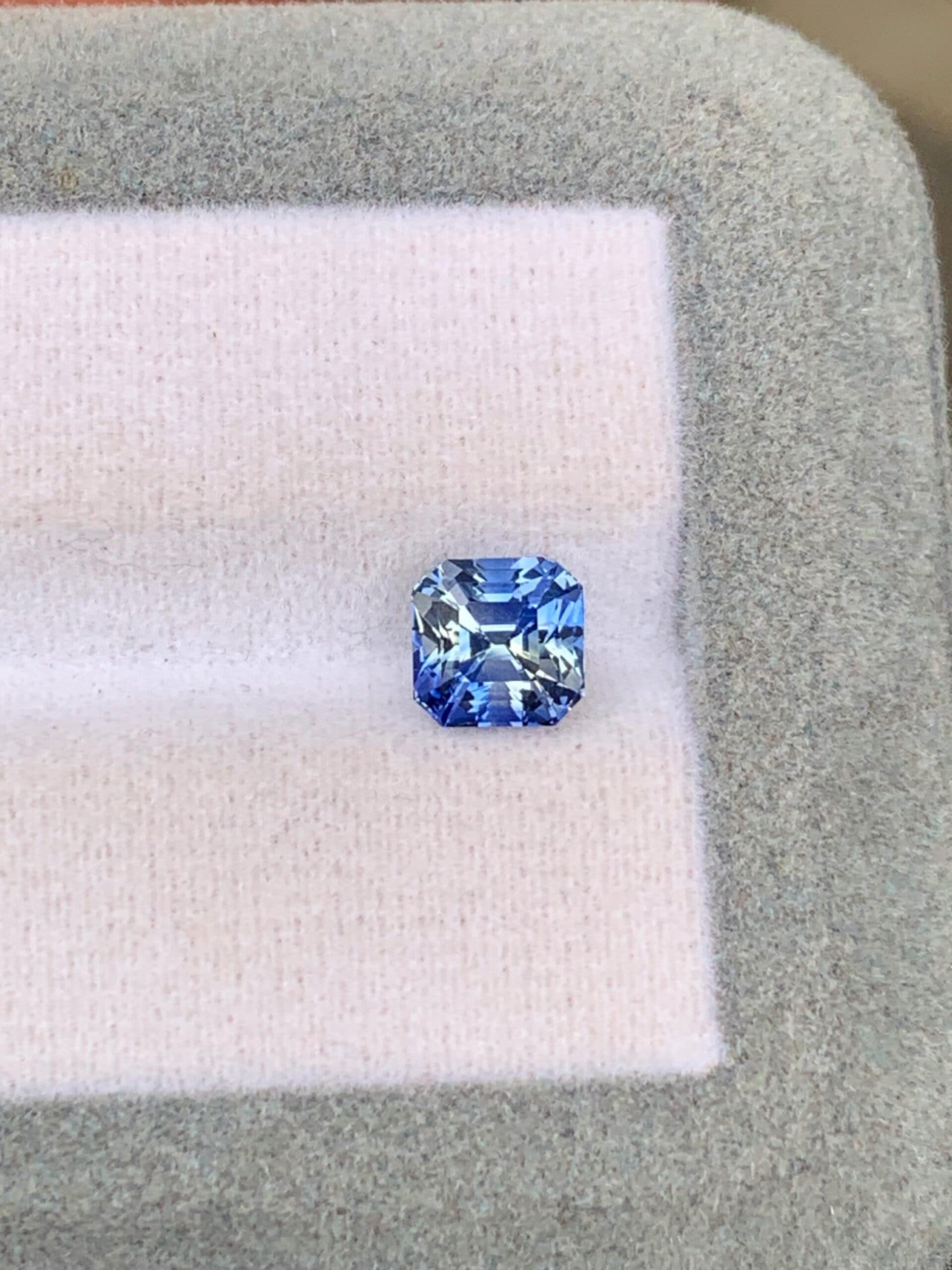 Bicolor-Saphir Rechteck 2,05 ct