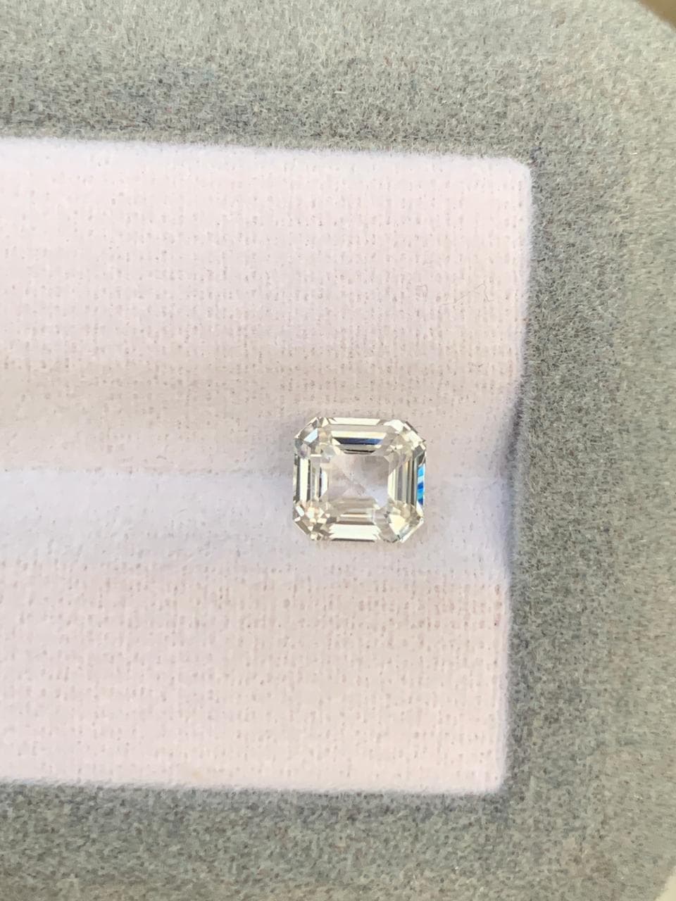 Weißer Saphir Rechteck 2 ct