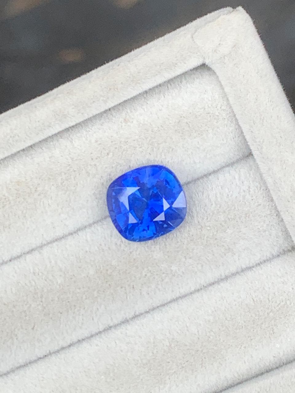 Blauer Saphir Kissenschliff 5,12 ct