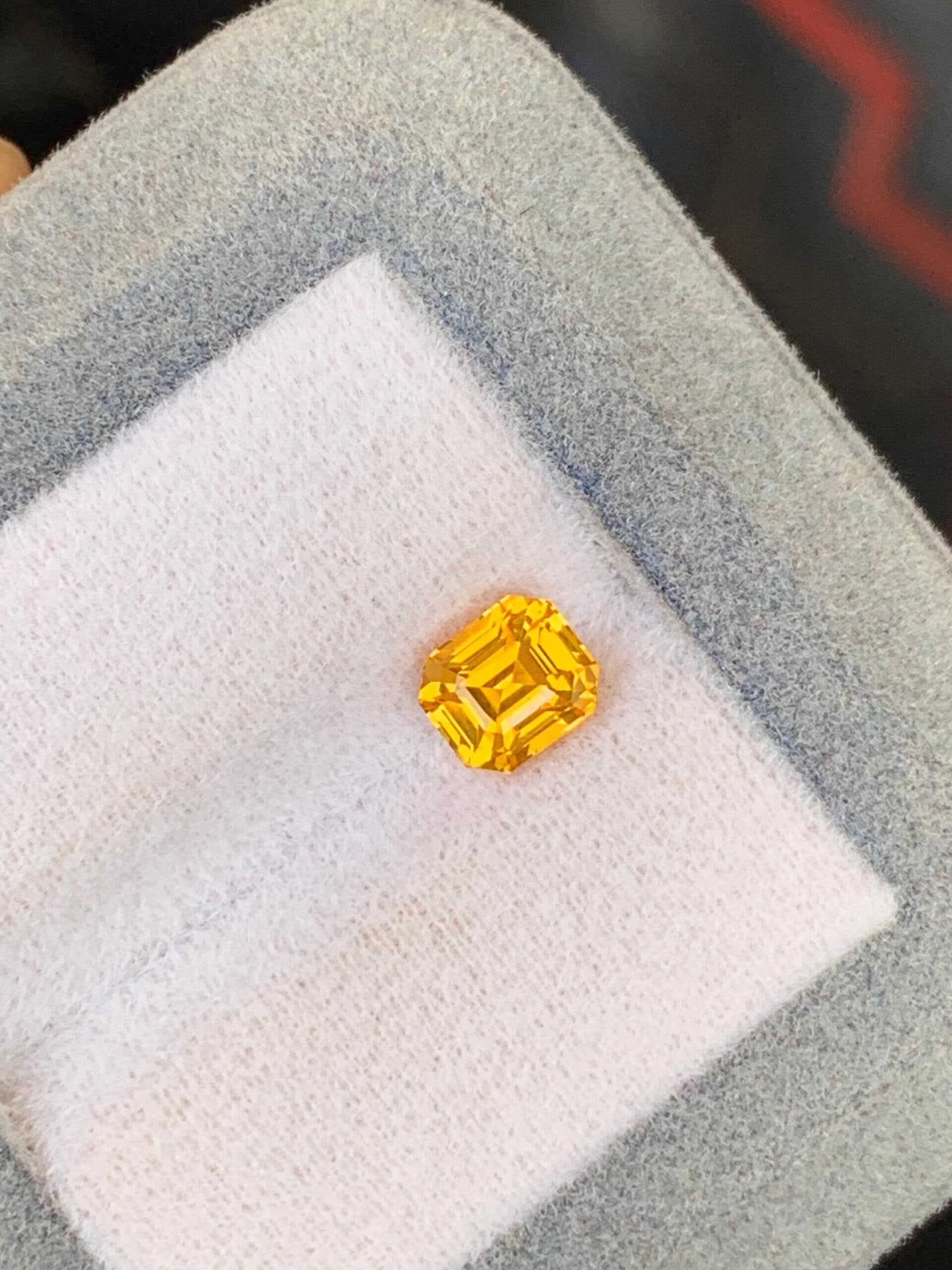 Gelber Saphir Rechteck 1,53 ct