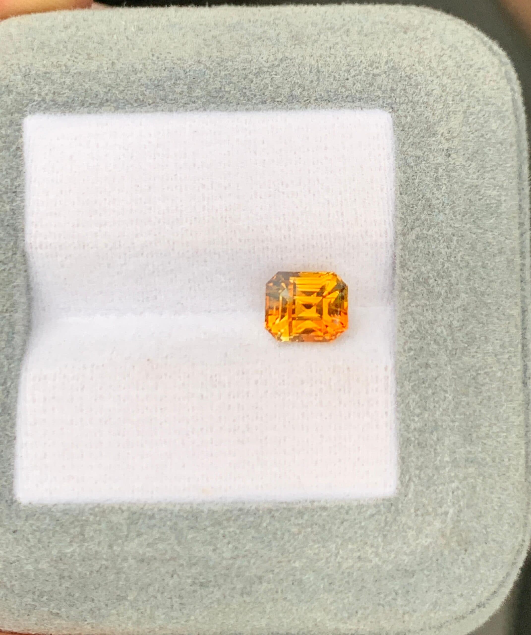 Saphir Orange Rectangle de 2,01ct