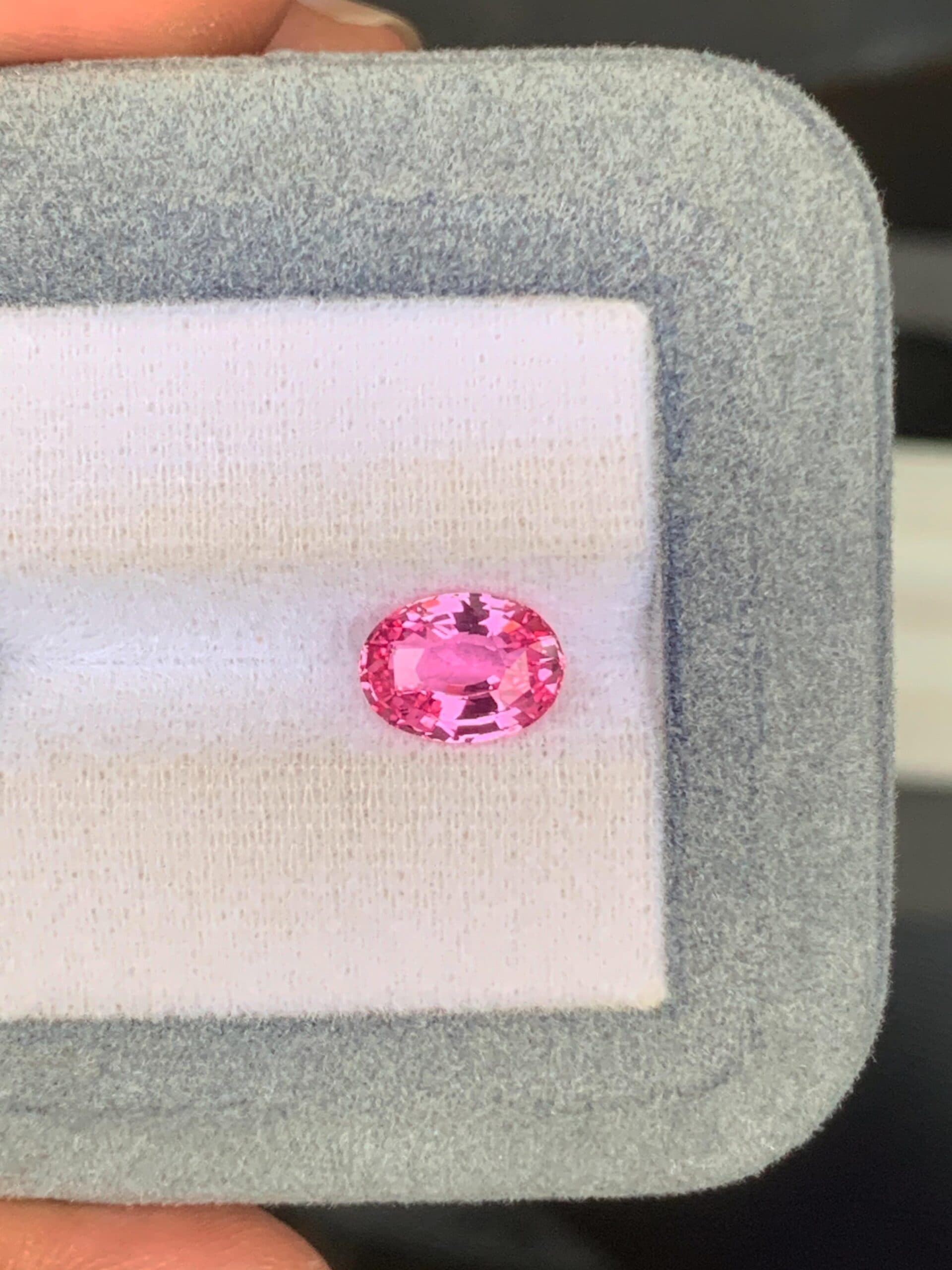 Padparadscha-Saphir Oval 2,19 ct