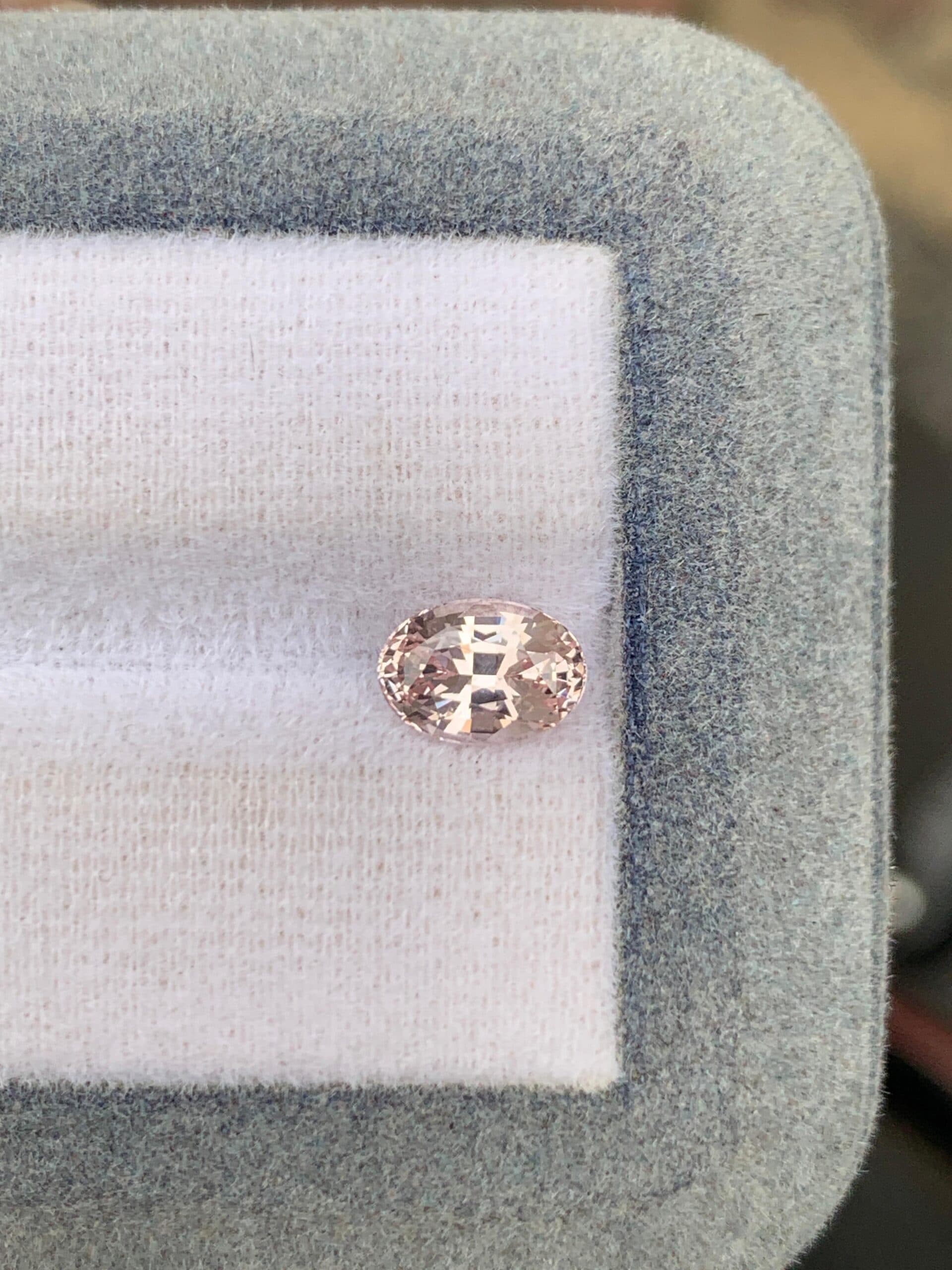 Padparadscha-Saphir Oval 1,70 ct