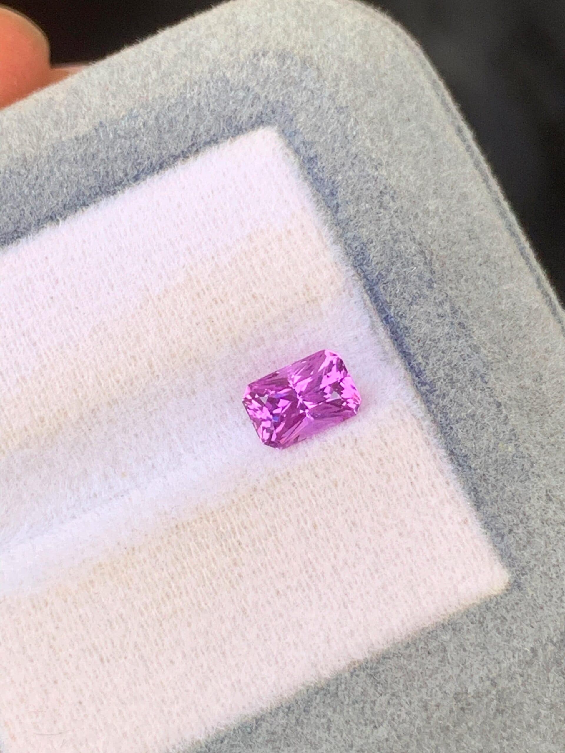 Pinker Saphir Rechteck 1,05 ct