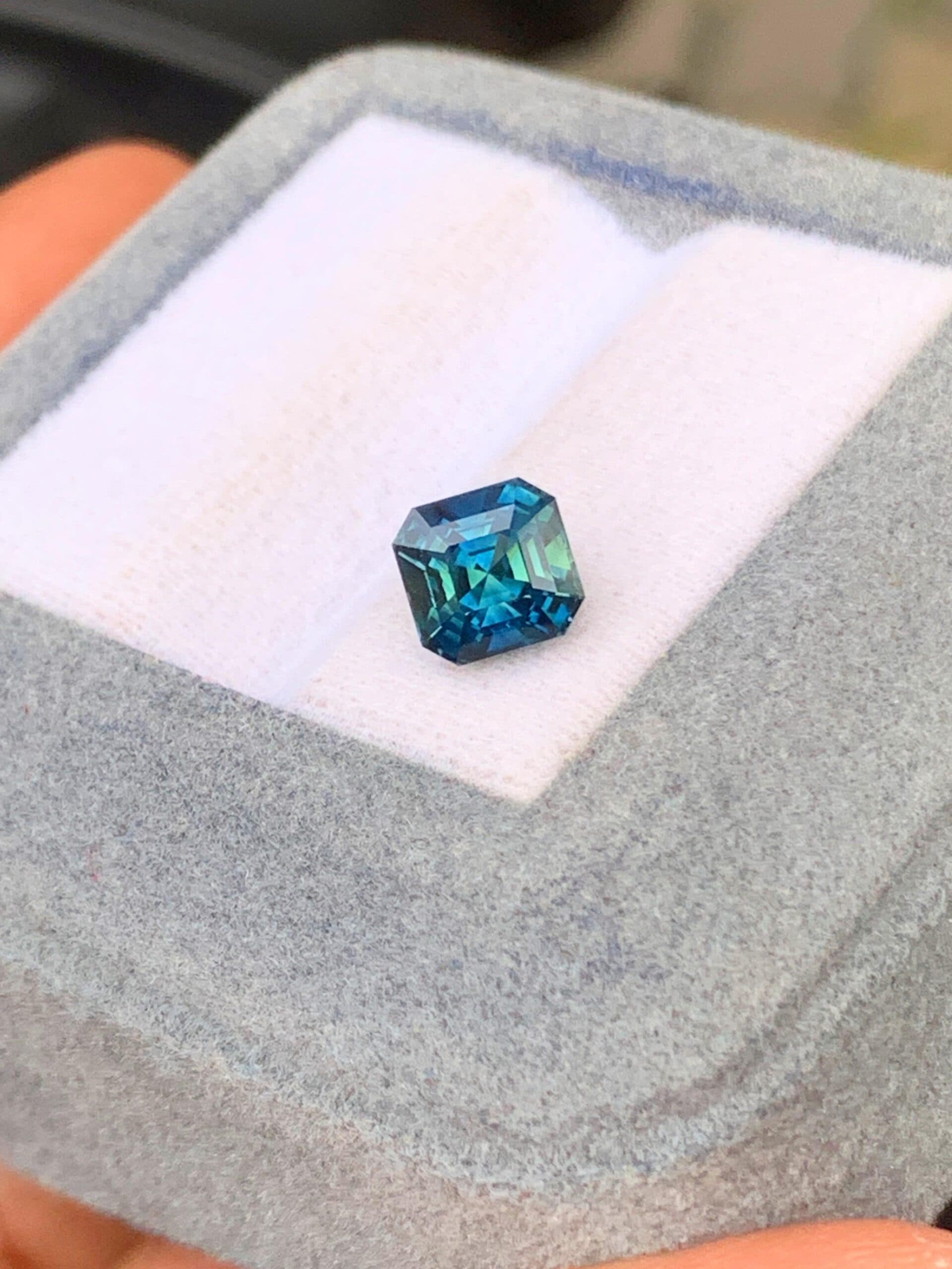 Teal-Saphir Rechteck 2,05 ct — Madagaskar, Unerhitzt