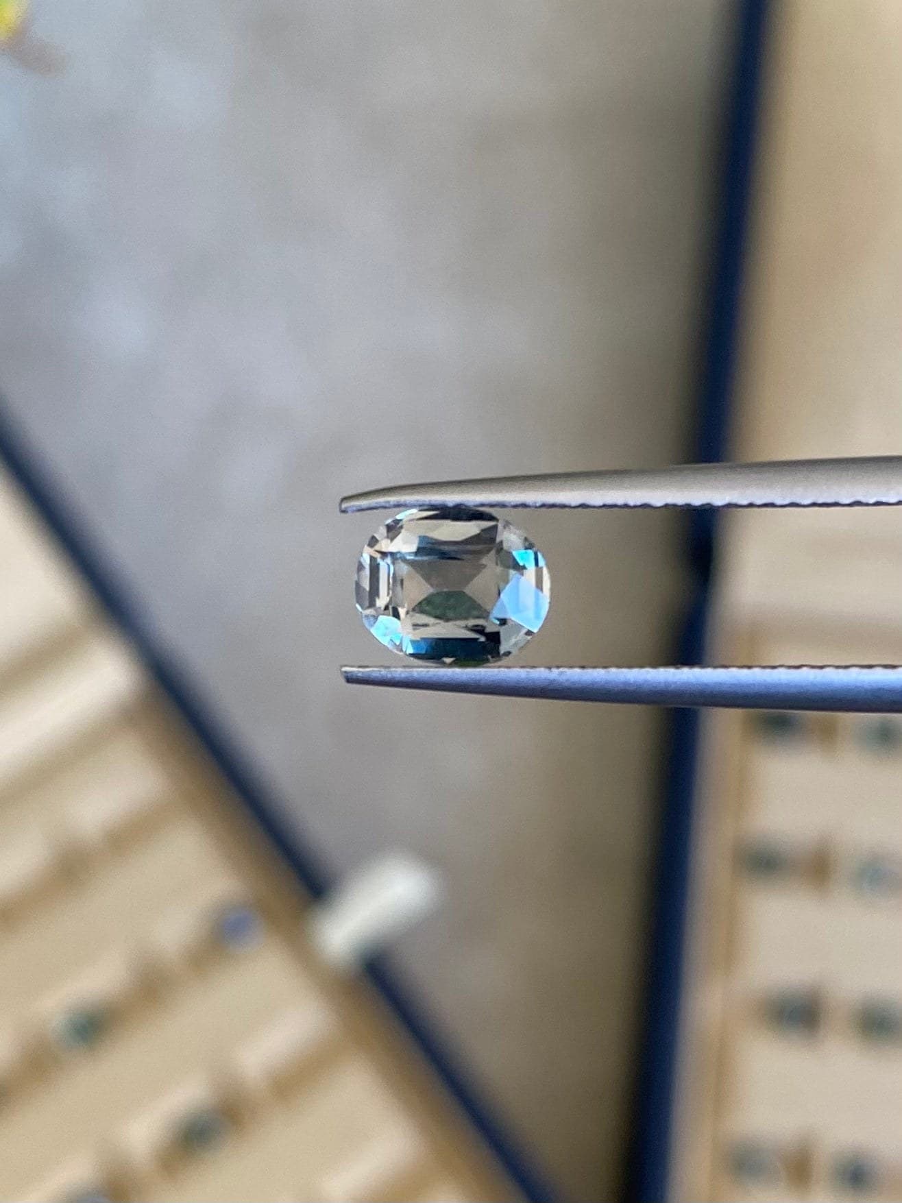 Teal-Saphir Oval 1,28 ct — Madagaskar