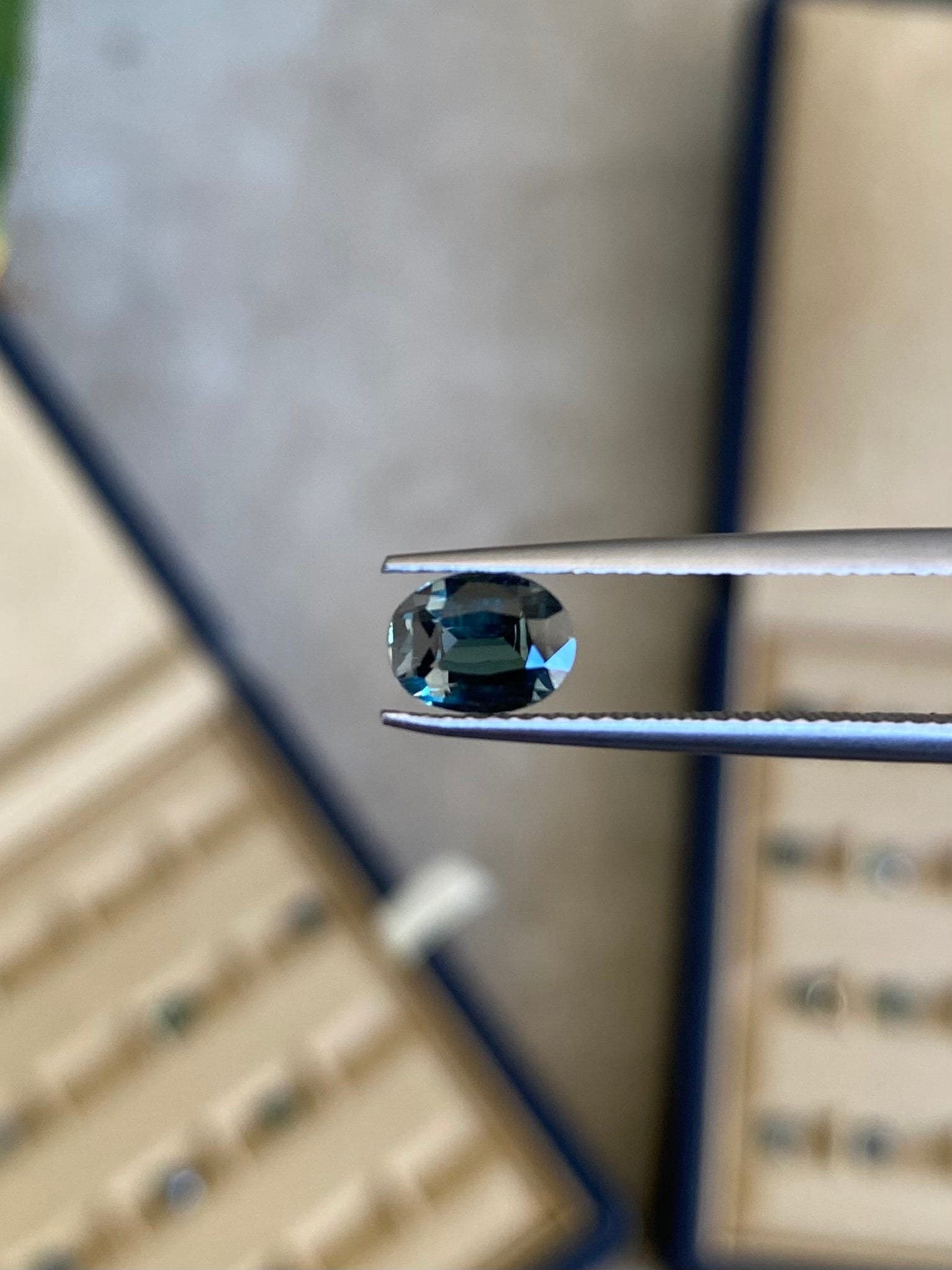 Teal-Saphir Oval 1,09 ct — Madagaskar