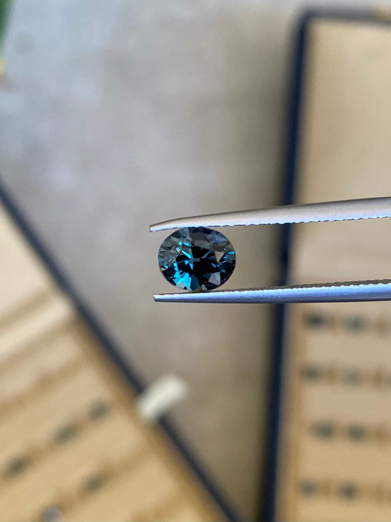 Teal-Saphir Oval 1,53 ct — Madagaskar