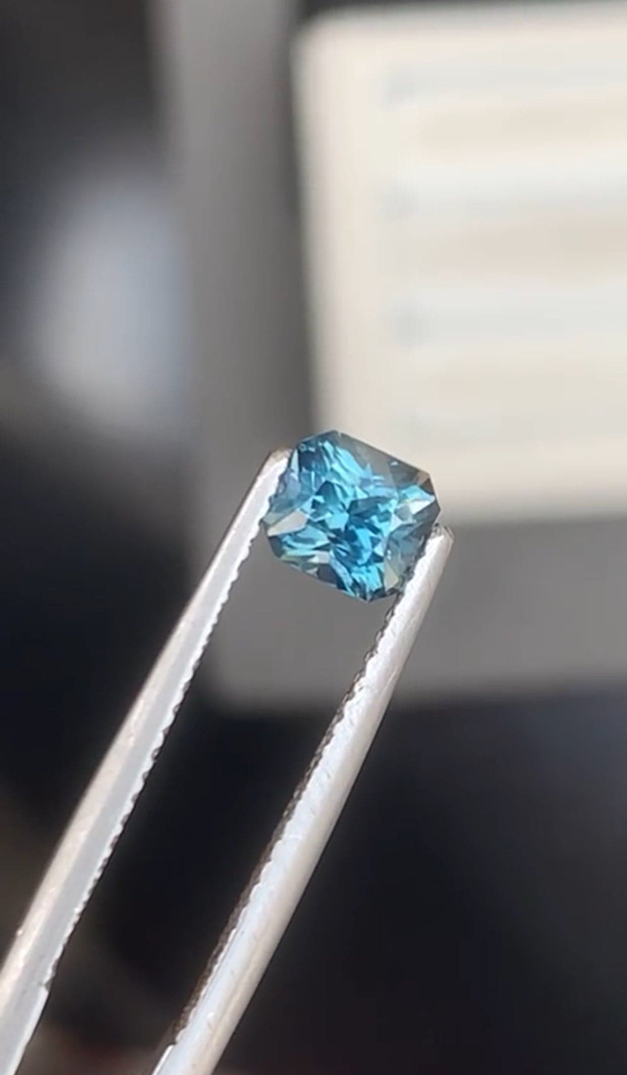 Zaffiro Teal Quadrato da 1,09ct