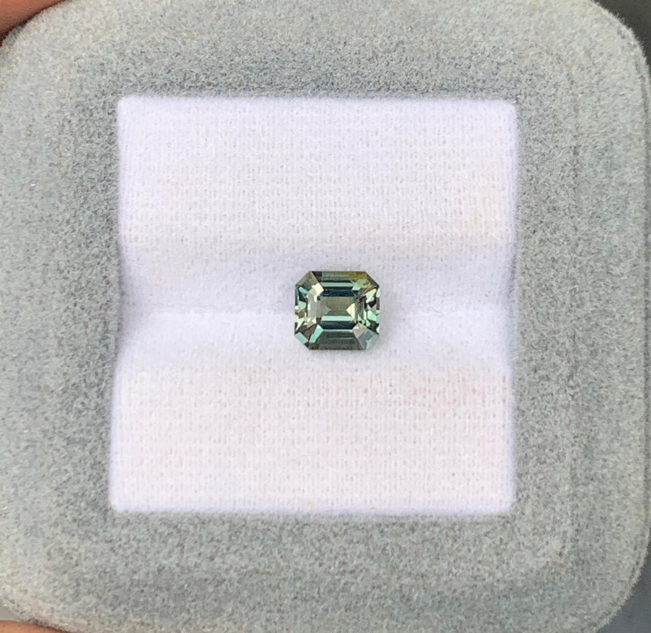 Grüner Saphir Rechteck 1,51 ct