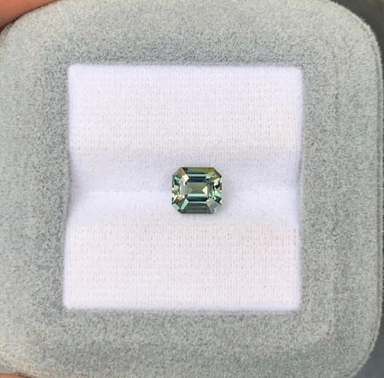 Grüner Saphir Rechteck 1,51 ct