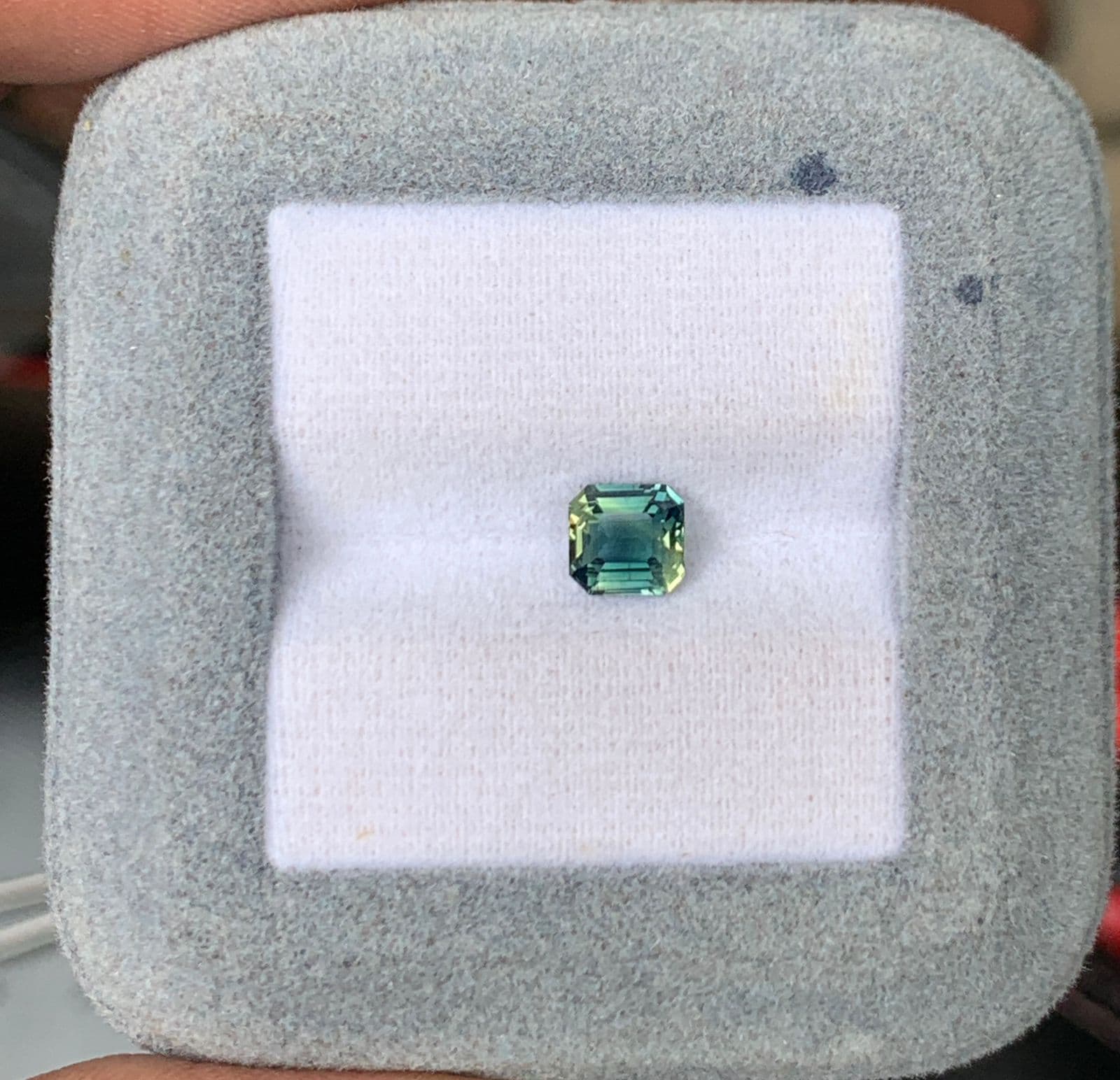 Zafiro Bicolor Rectángulo de 1,12ct — Sin Tratamiento Térmico