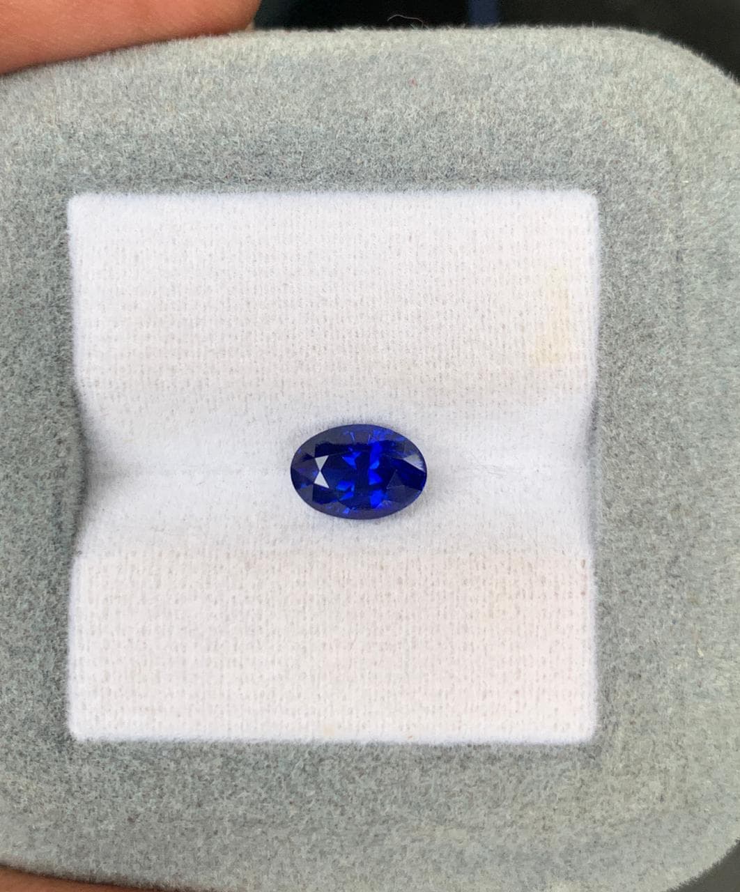 Zafiro Azul Oval de 1,69ct — Calentado