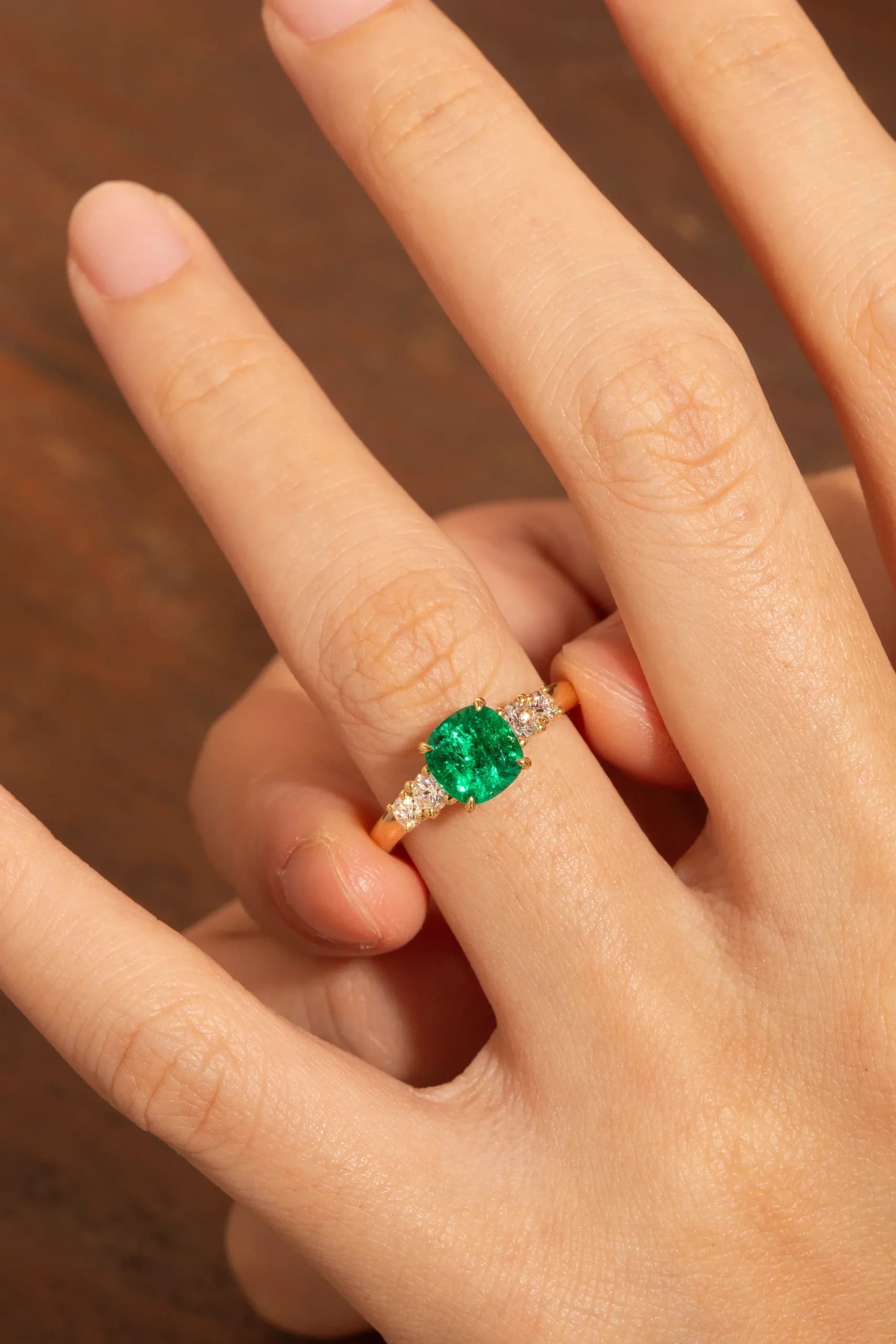 Bague de fiançailles avec Emeraude