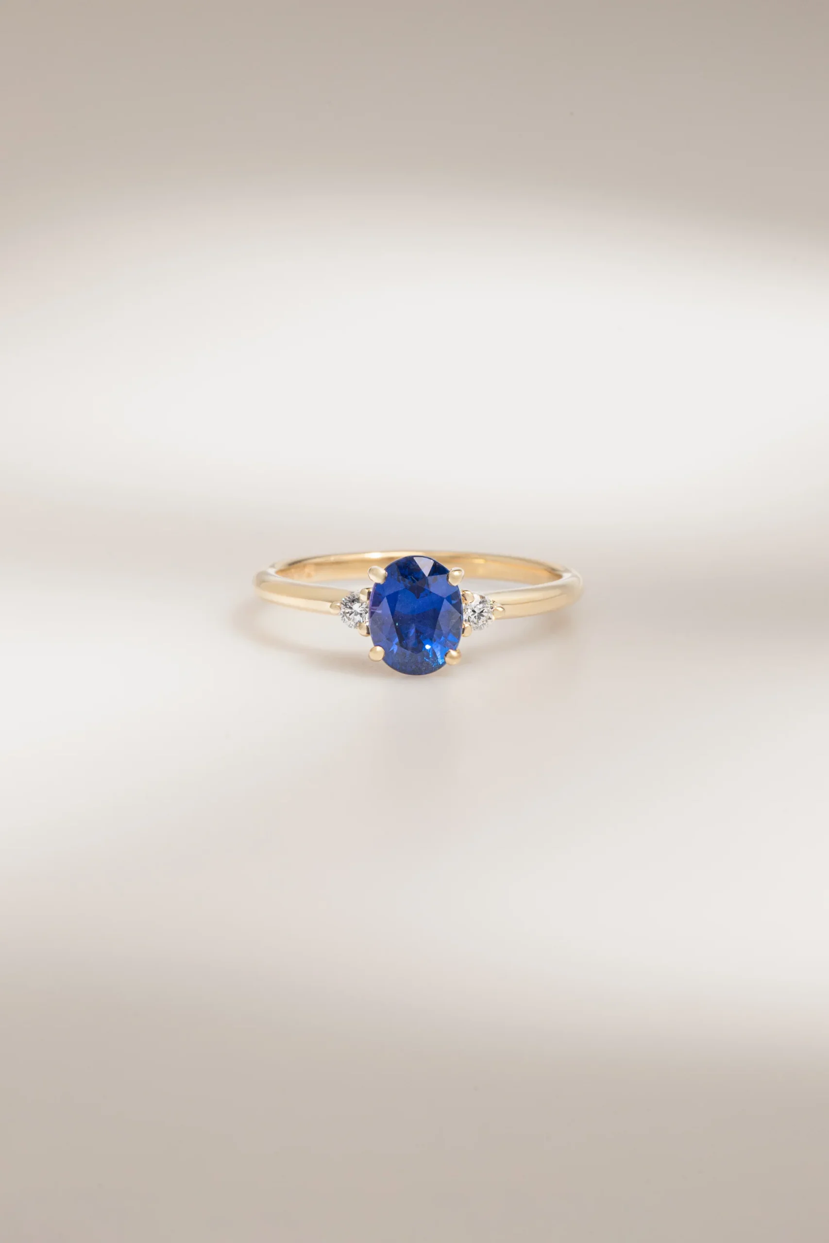 bague de fiançailles saphir bleu violet
