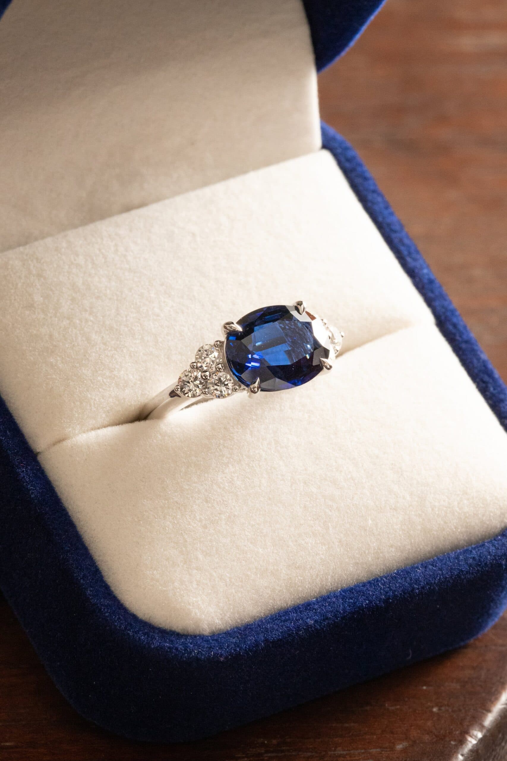 Bague d'Anniversaire avec Saphir Bleu