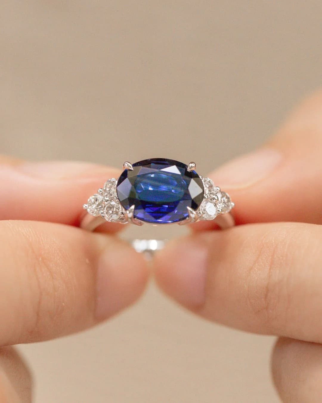 Bague d’Anniversaire avec Saphir Bleu