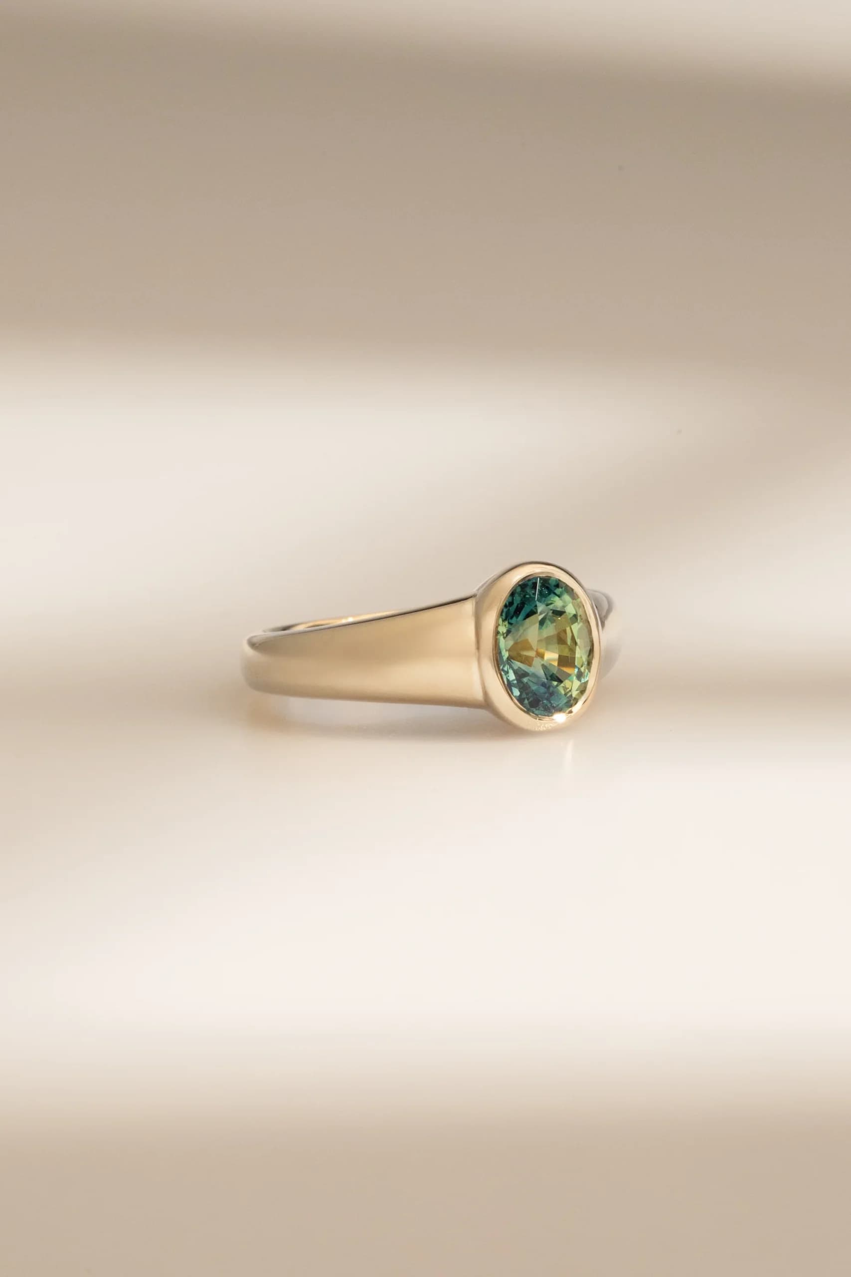 Bague de fiançailles avec Saphir Teal