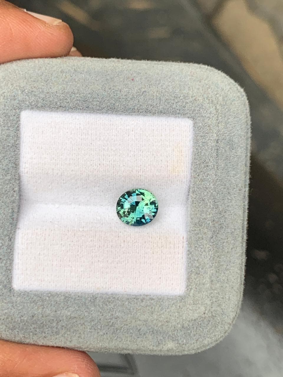 Teal-Saphir Oval 1,79 ct