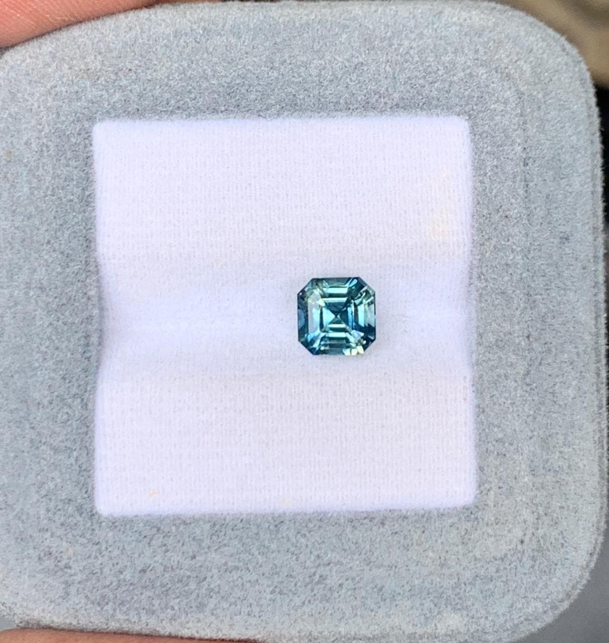 Zaffiro Bicolore Rettangolare da 2,06ct — Riscaldato
