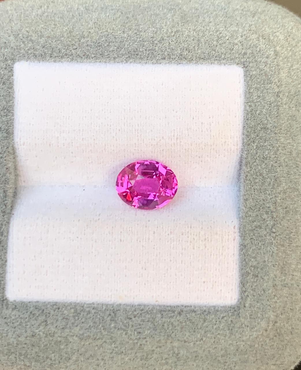 Ovaler Rosa Saphir 2,05ct — Sri Lanka
