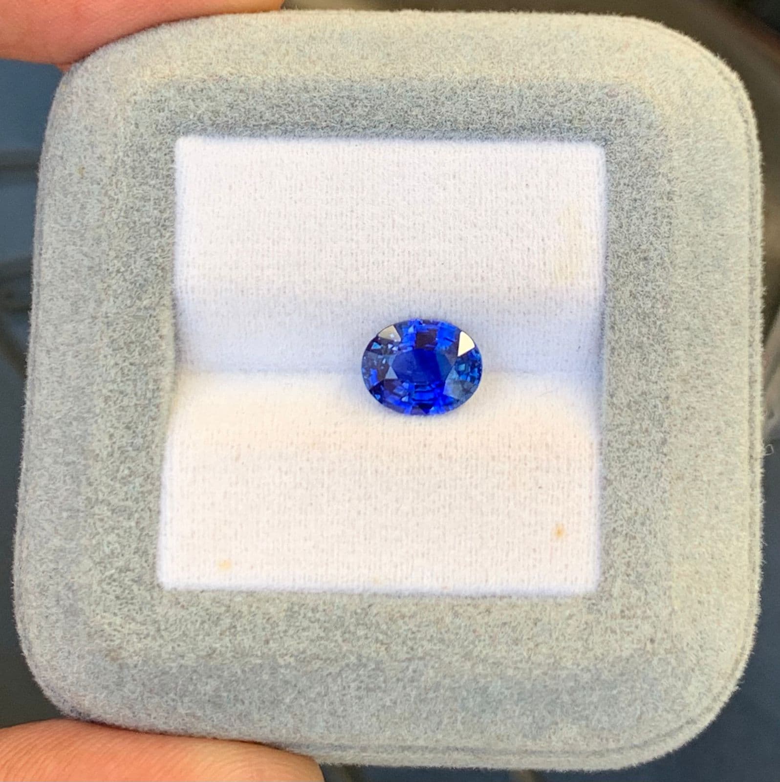 Blauer Saphir Oval 2,07 ct — Sri Lanka