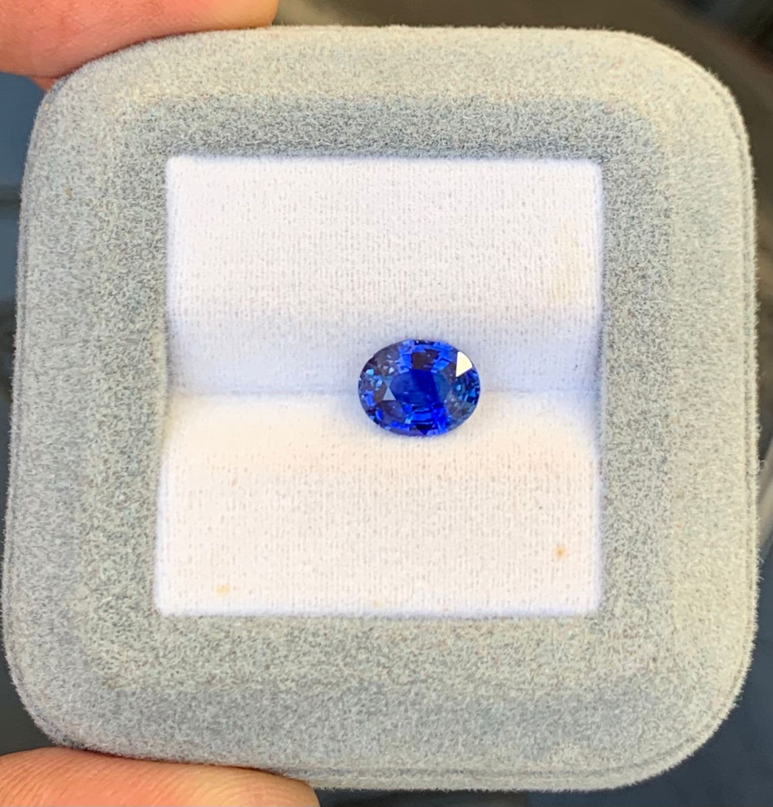 Blauer Saphir Oval 2,07 ct — Sri Lanka