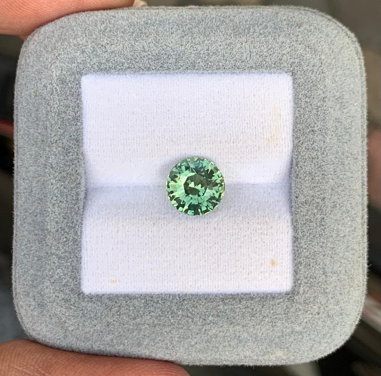 Grüner Saphir Rund 3,30 ct
