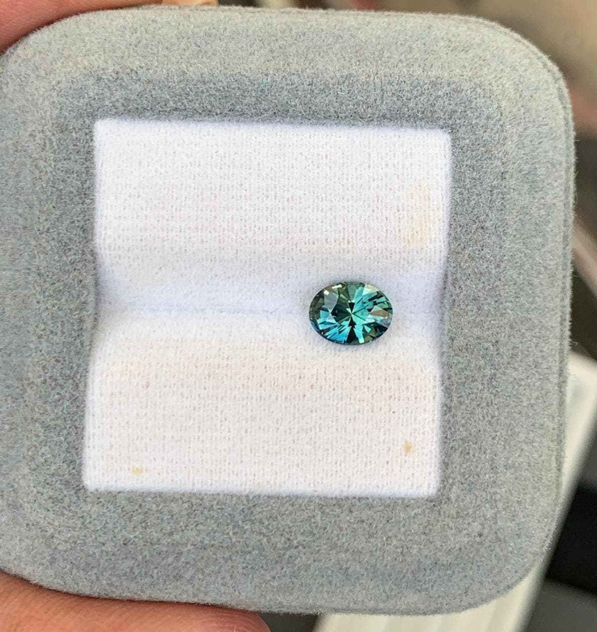 Saphir Teal Ovale de 1,25ct — Madagascar