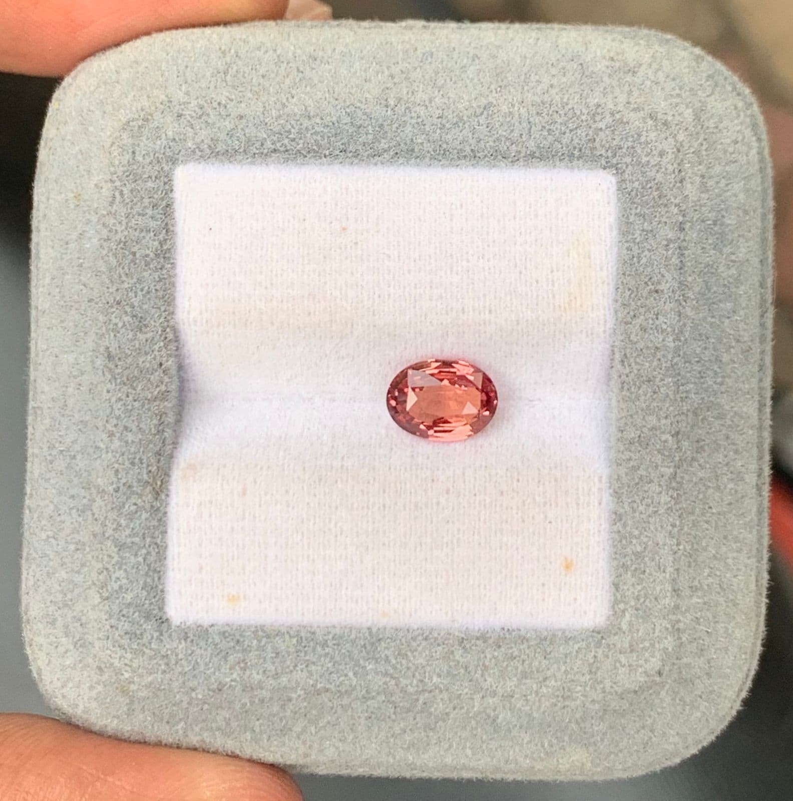 Saphir Padparadscha Ovale de 1,54ct