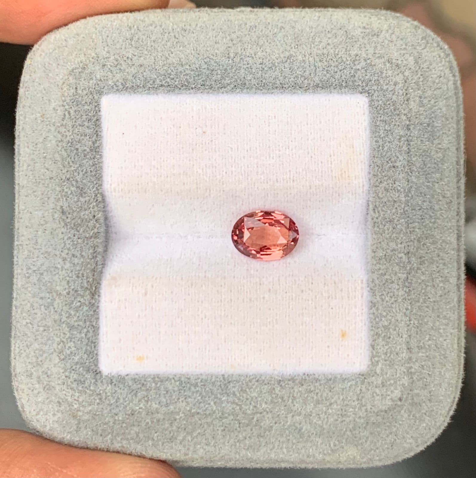Saphir Padparadscha Ovale de 1,54ct