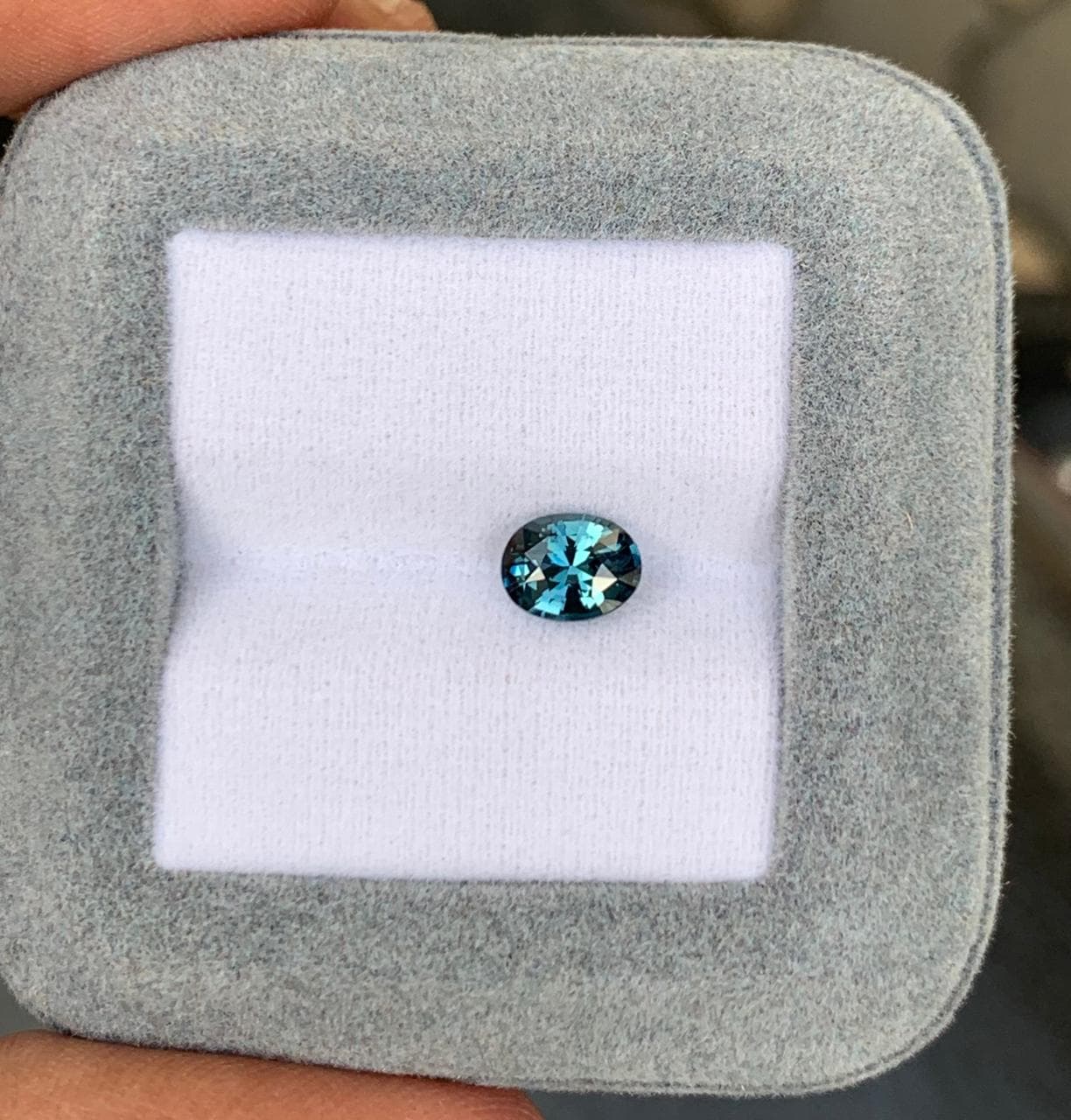 Teal-Saphir Oval 1,12 ct — Madagaskar, Unbehandelt