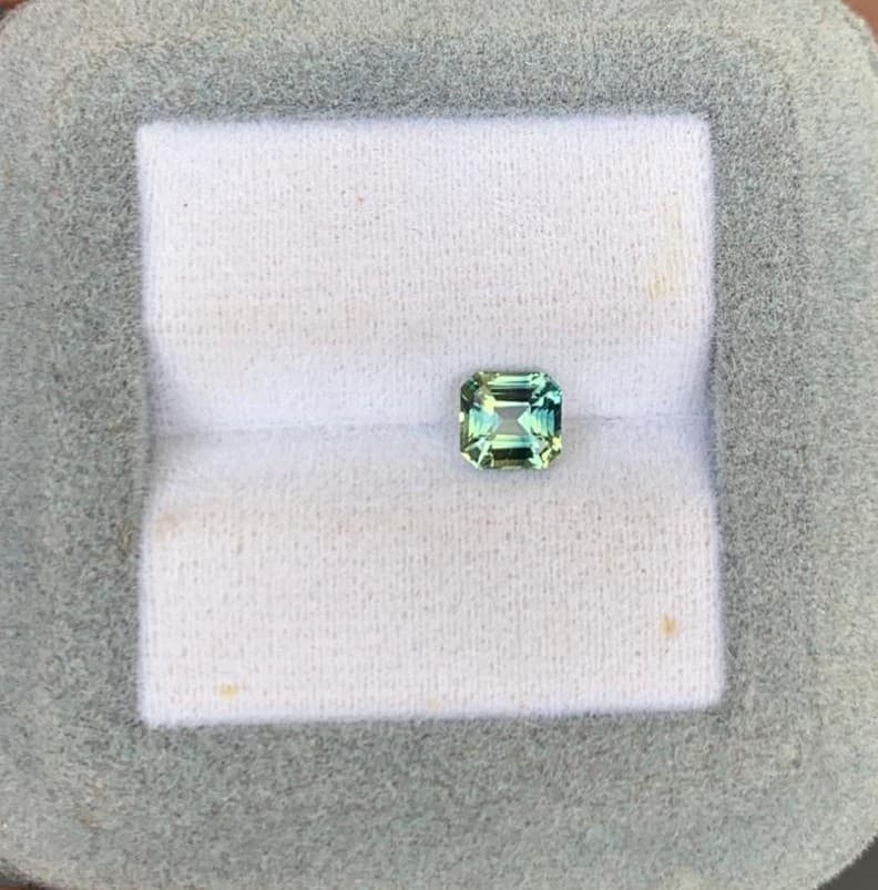 Saphir Bicolore Rectangle de 1,02ct — Madagascar
