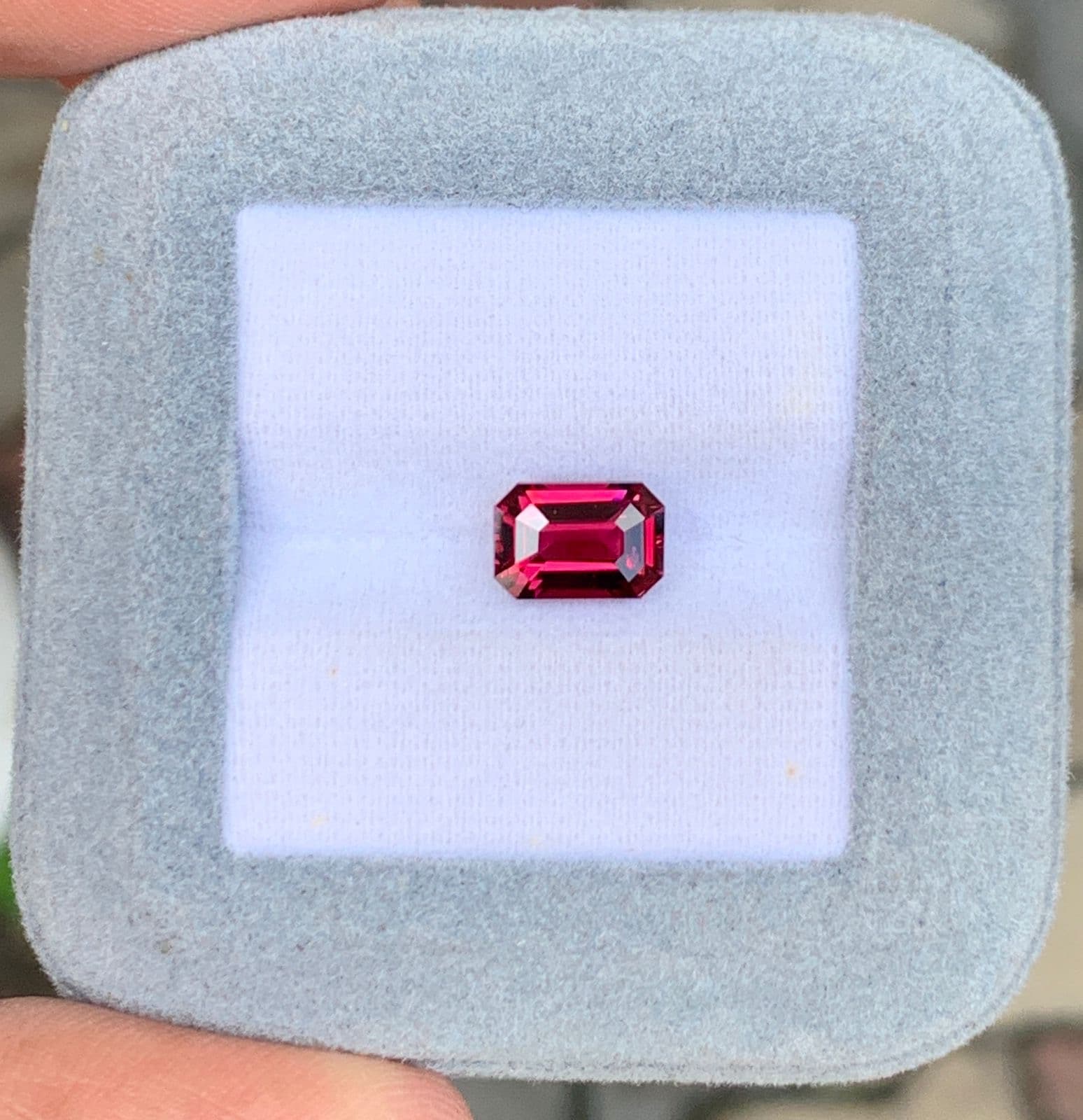 Granate Rodolita Rectángulo de 2,70 ct