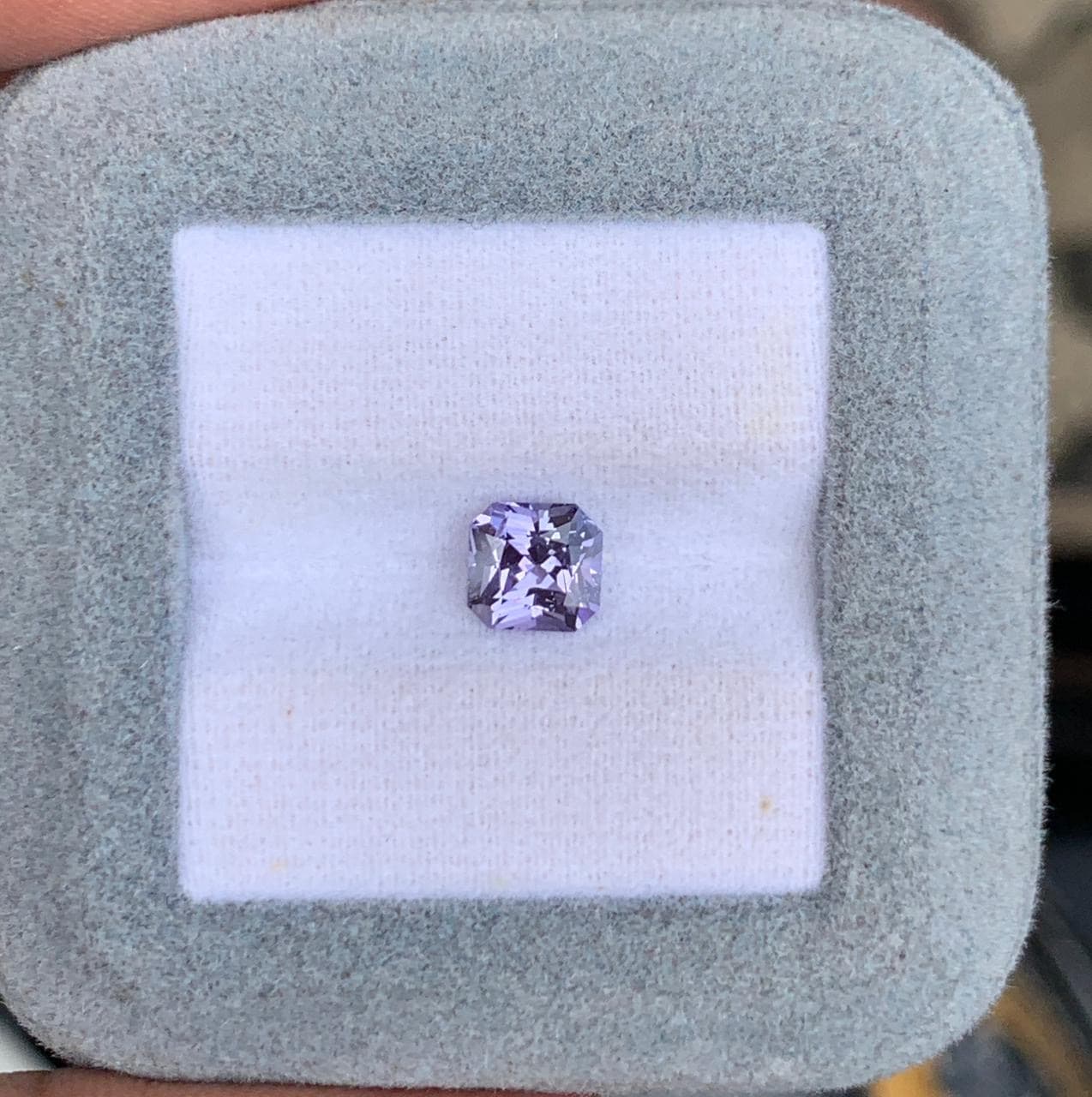 Violetter Saphir Radiant 1,62 ct — Madagaskar