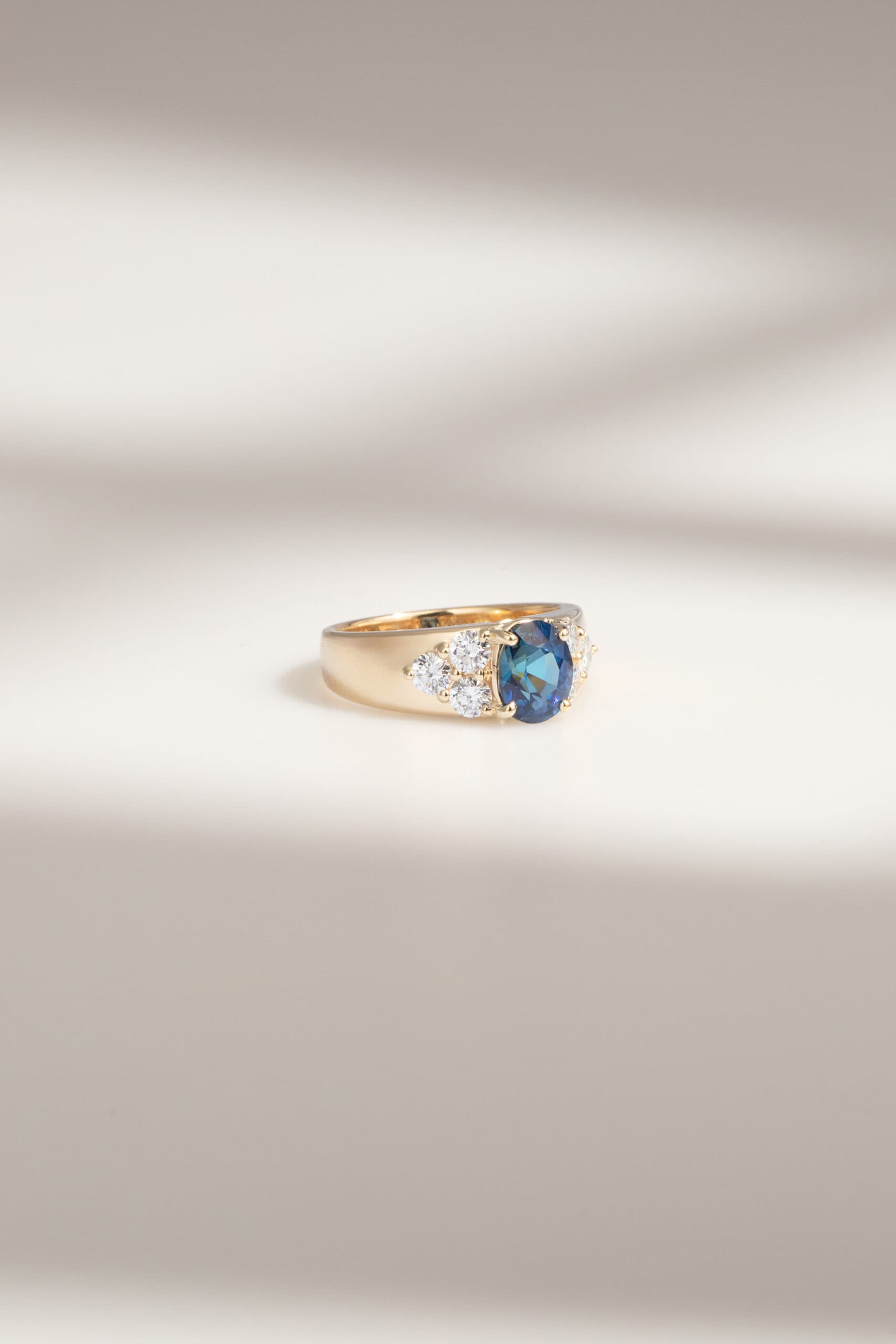 fiancailles bague saphir teal bleu moderne