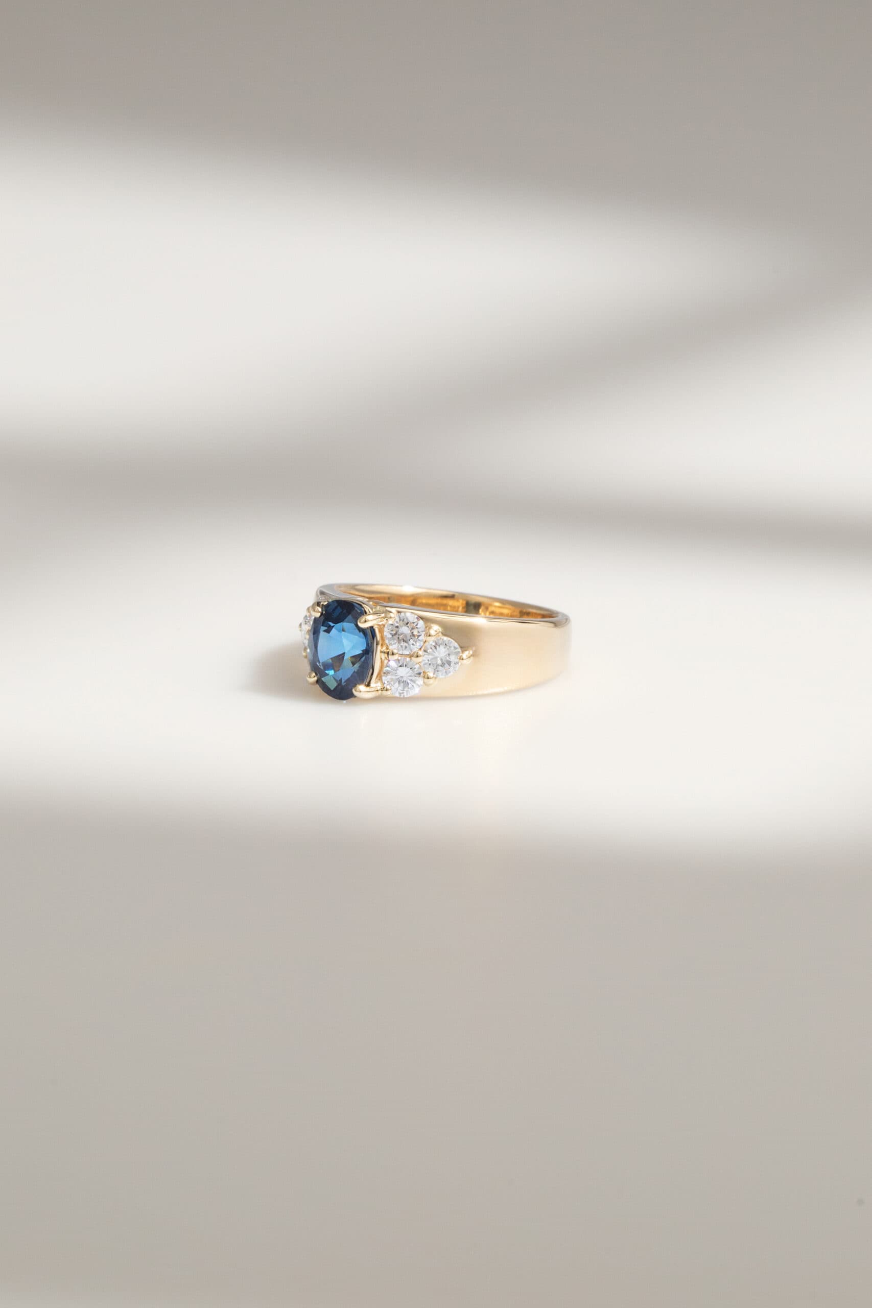 fiancailles bague saphir teal bleu moderne