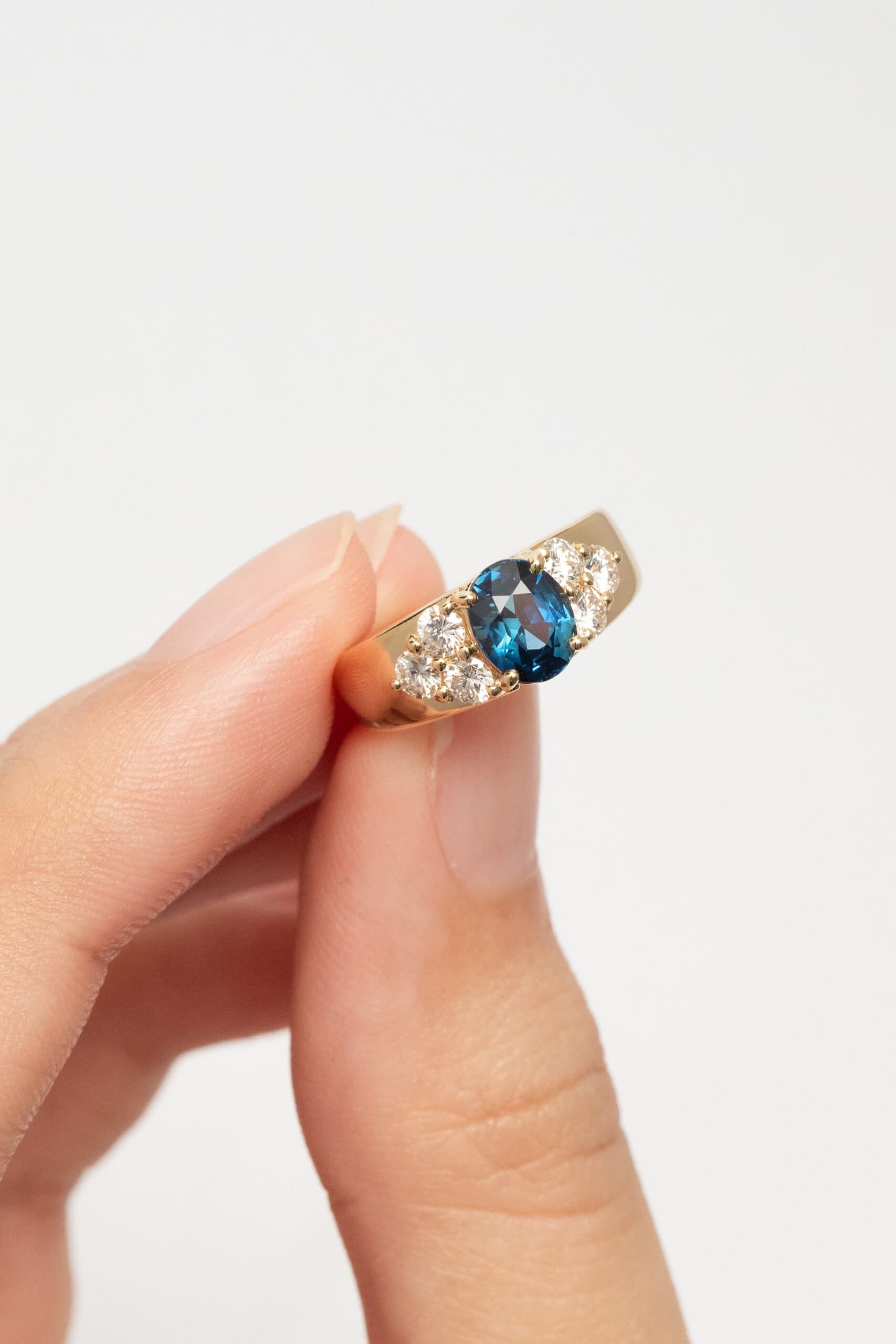 fiancailles bague saphir teal bleu moderne