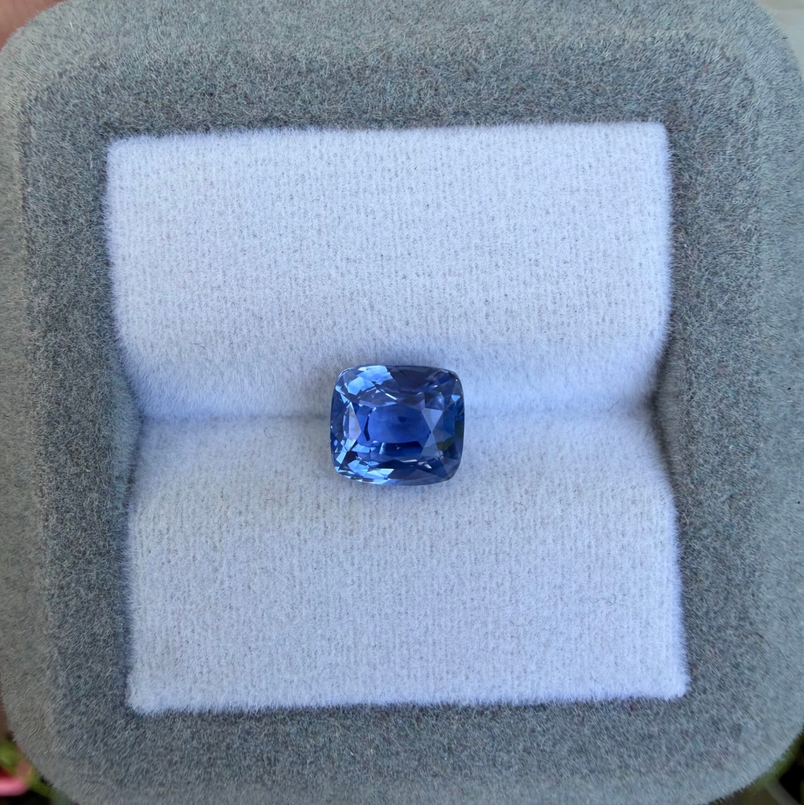 Blauer Saphir Kissenschliff 3,04 ct — Sri Lanka
