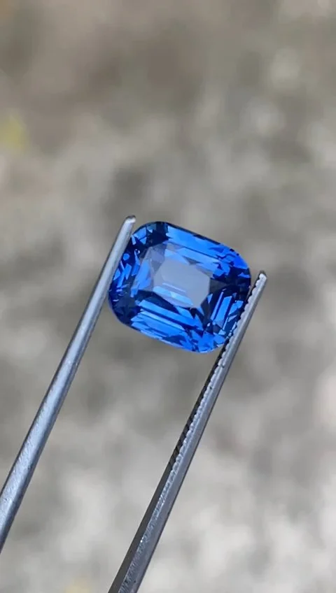 Blauer Saphir Kissenschliff 3,78 Karat