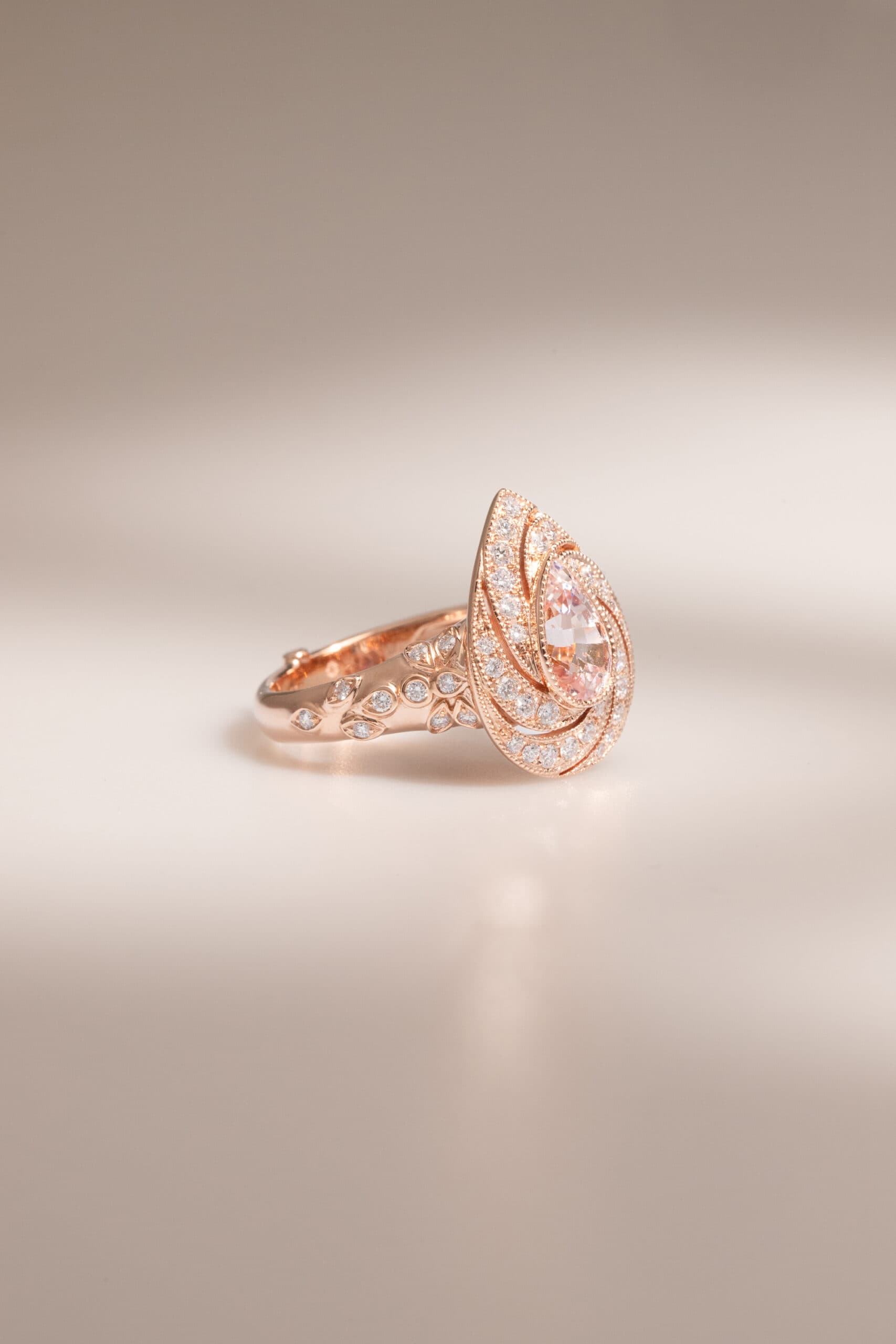 Bague saphir pêche, 2,03 ct