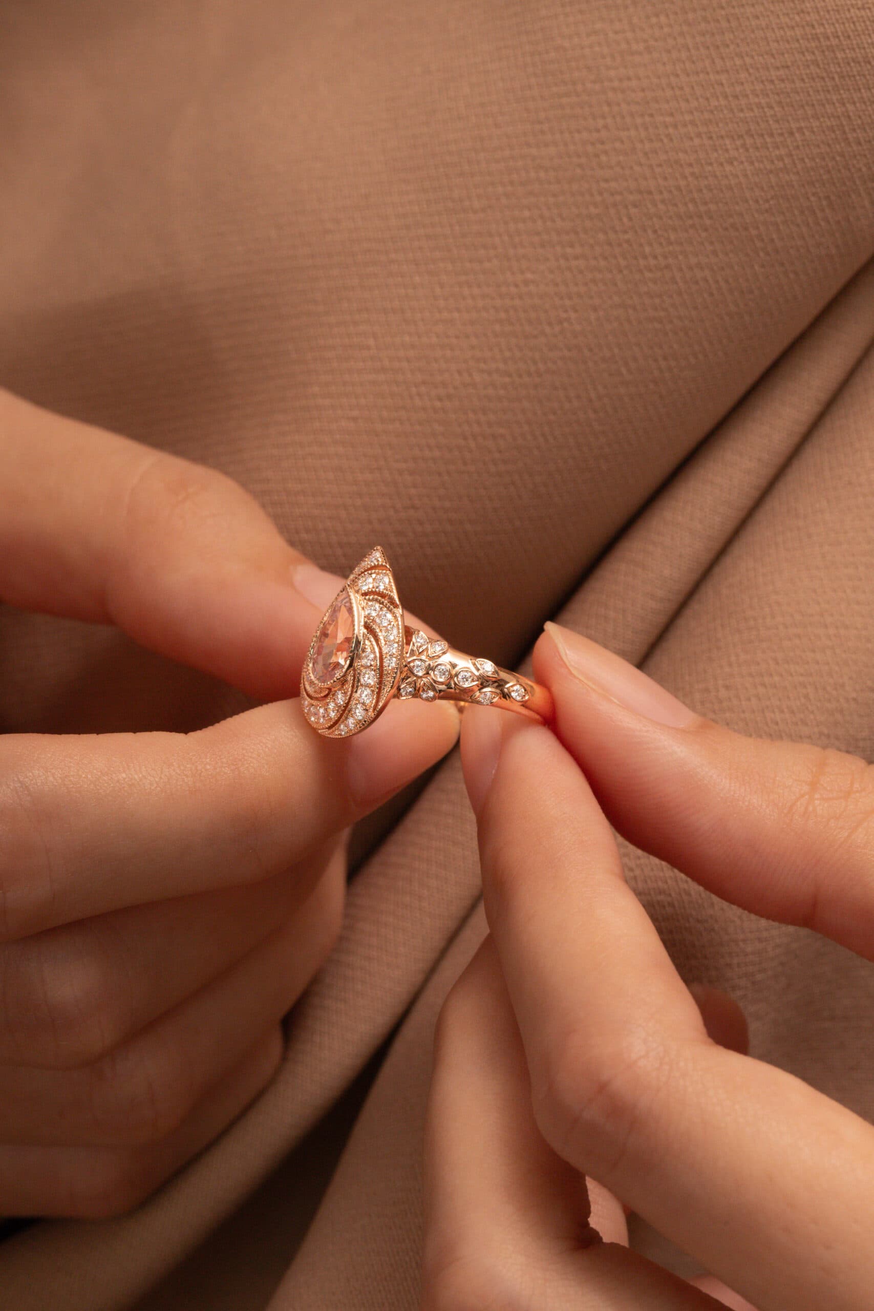 Bague saphir pêche, 2,03 ct