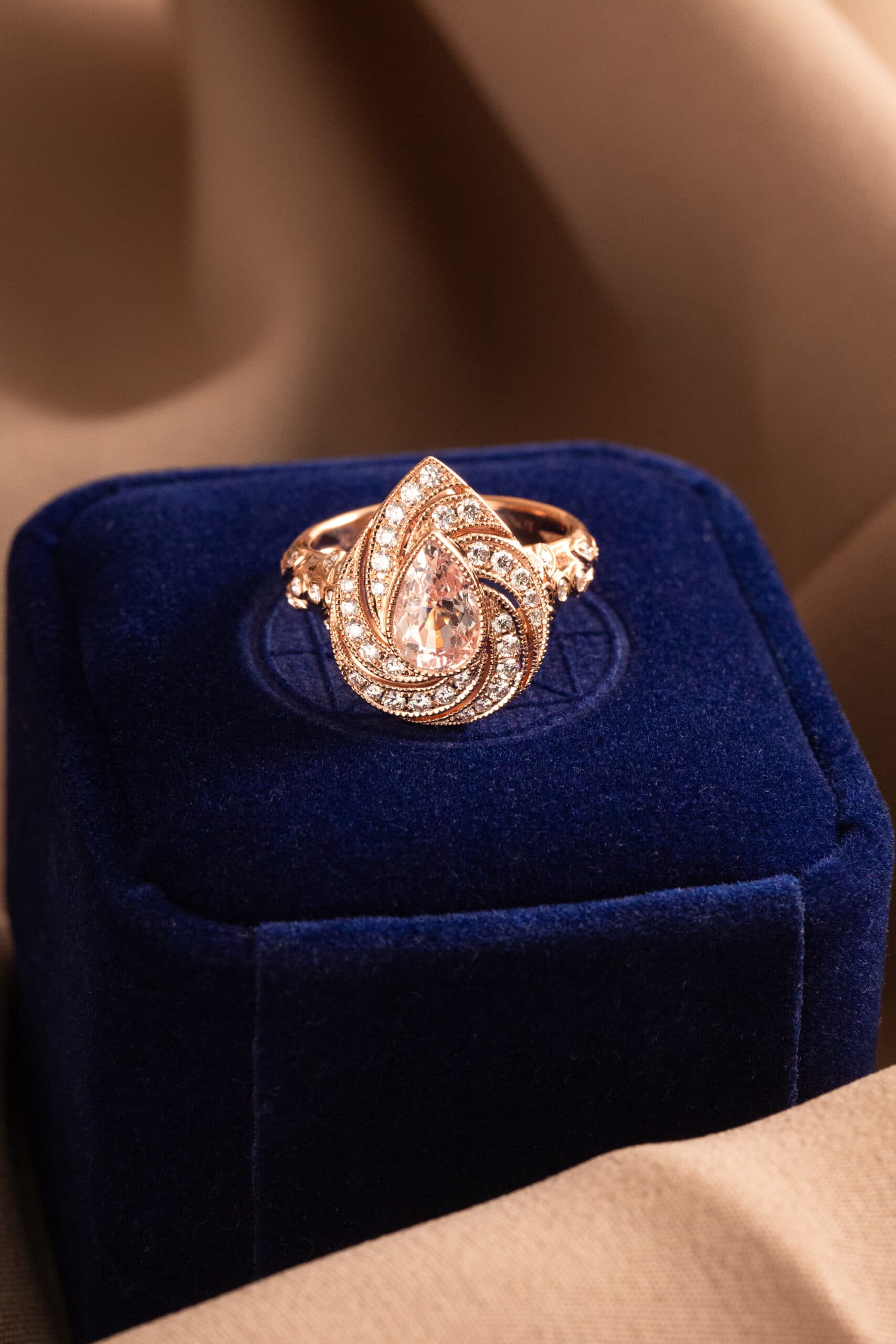 Bague saphir pêche, 2,03 ct