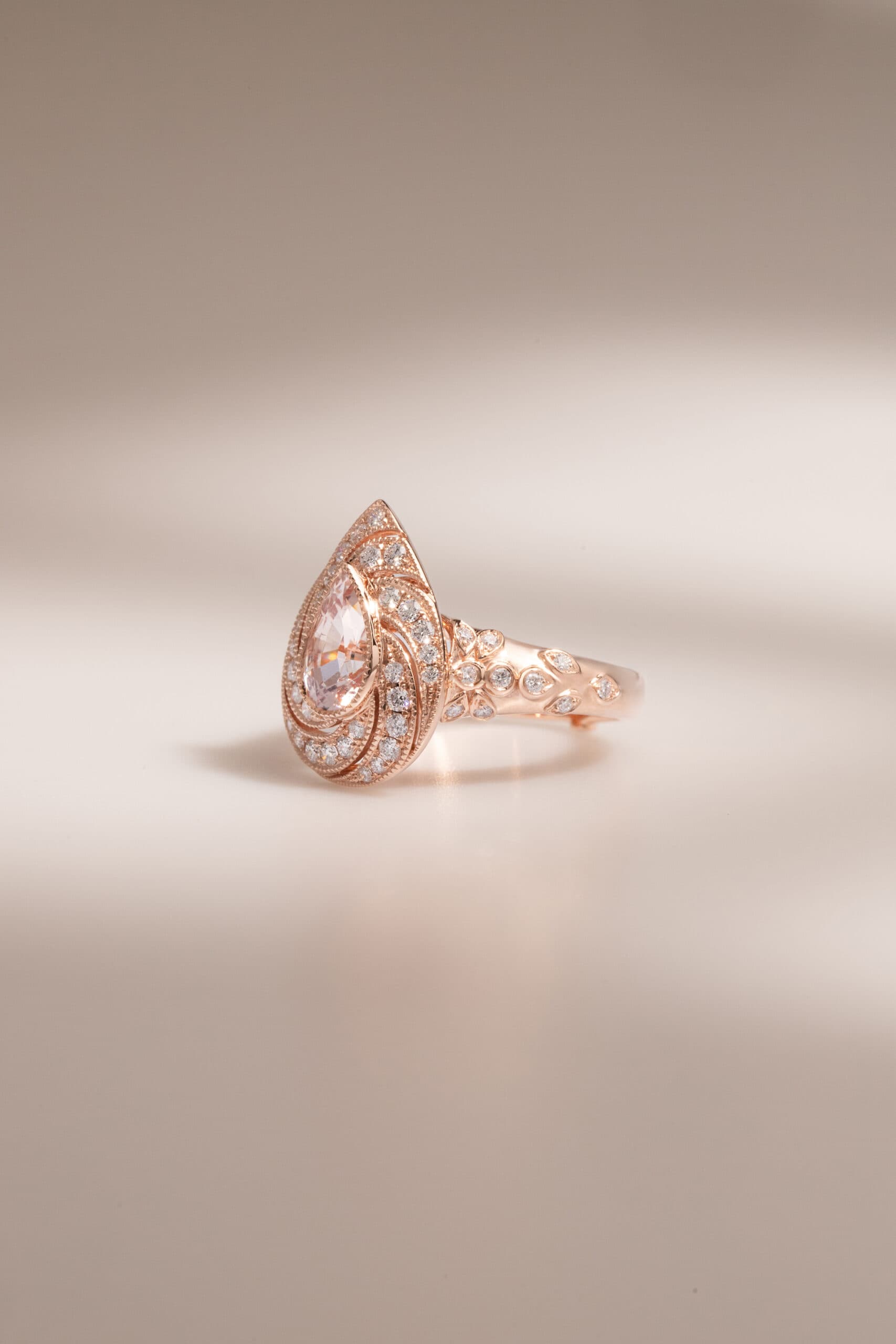 Bague saphir pêche, 2,03 ct
